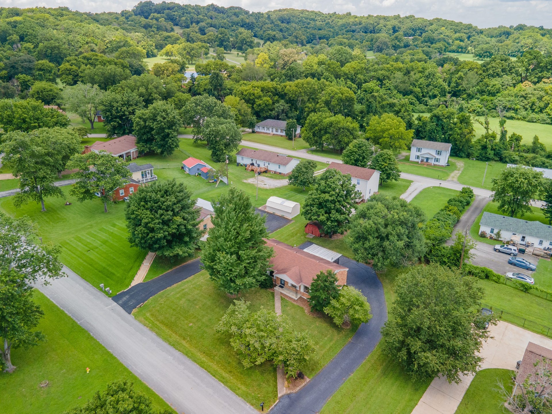 406 Parkview Dr, Columbia, TN 38401 406 Parkview Dr, Columbia, TN 38401