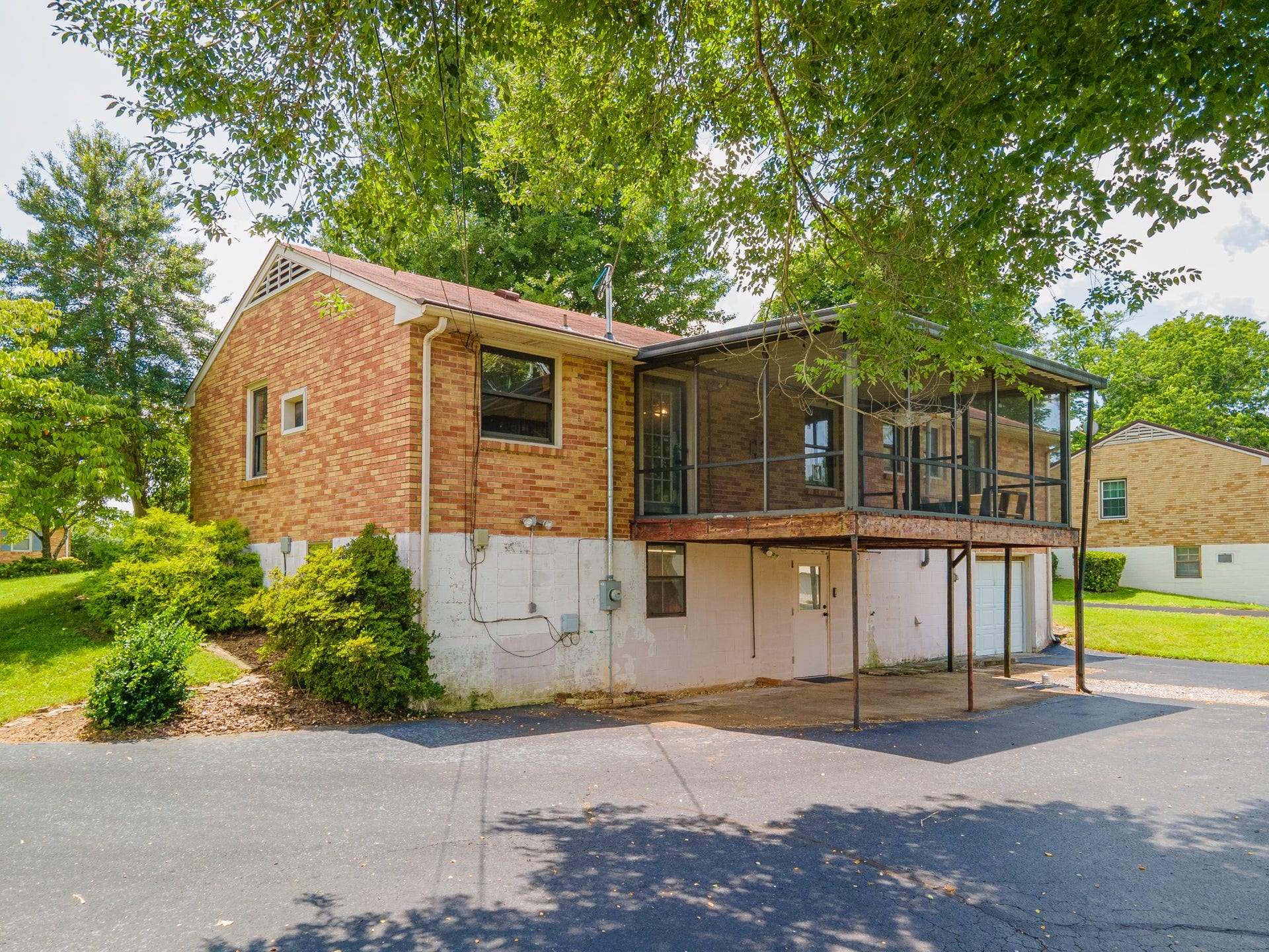 406 Parkview Dr, Columbia, TN 38401 406 Parkview Dr, Columbia, TN 38401