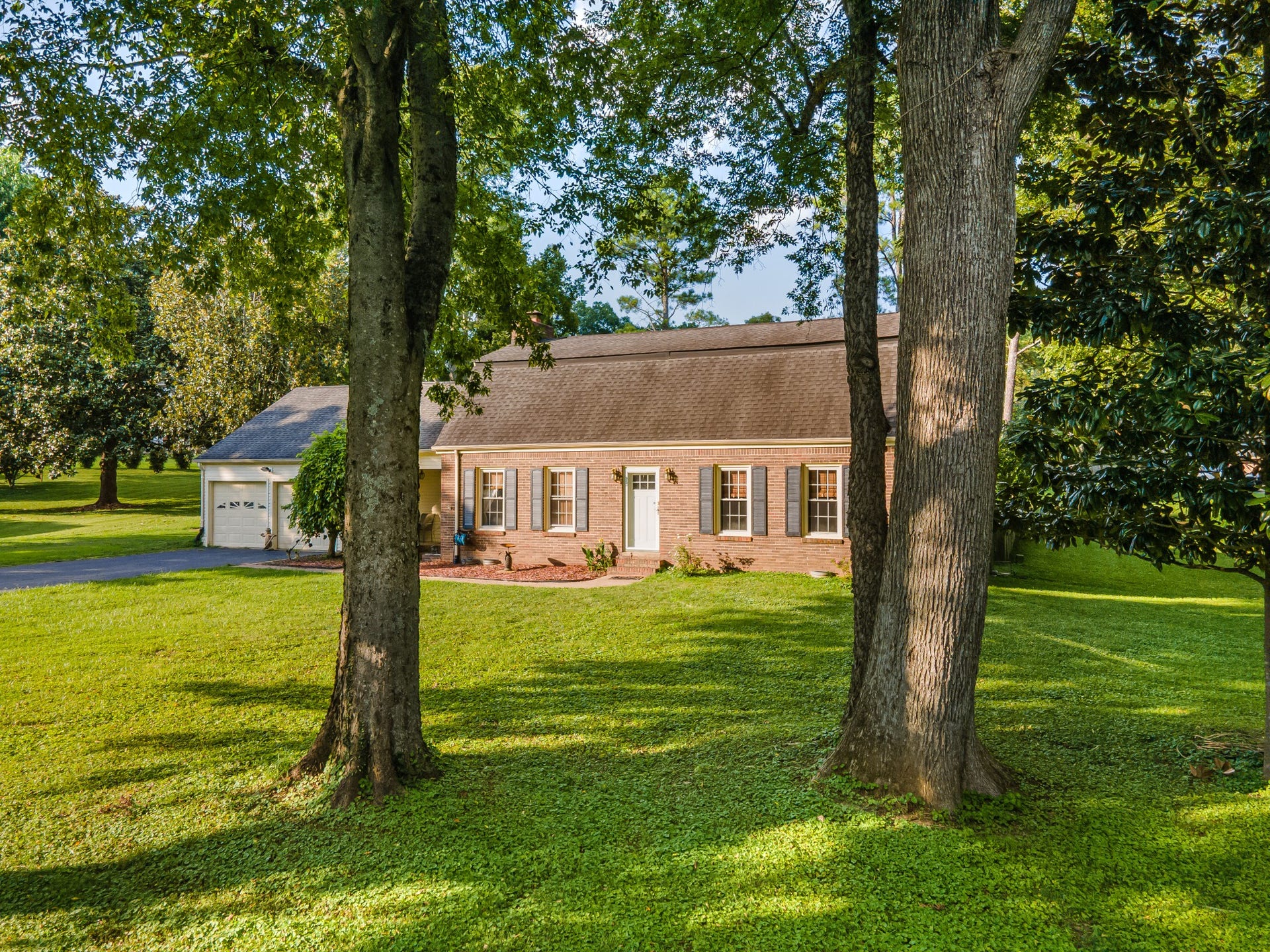 105 Cayce Valley Dr, Columbia, TN 38401 105 Cayce Valley Dr, Columbia, TN 38401