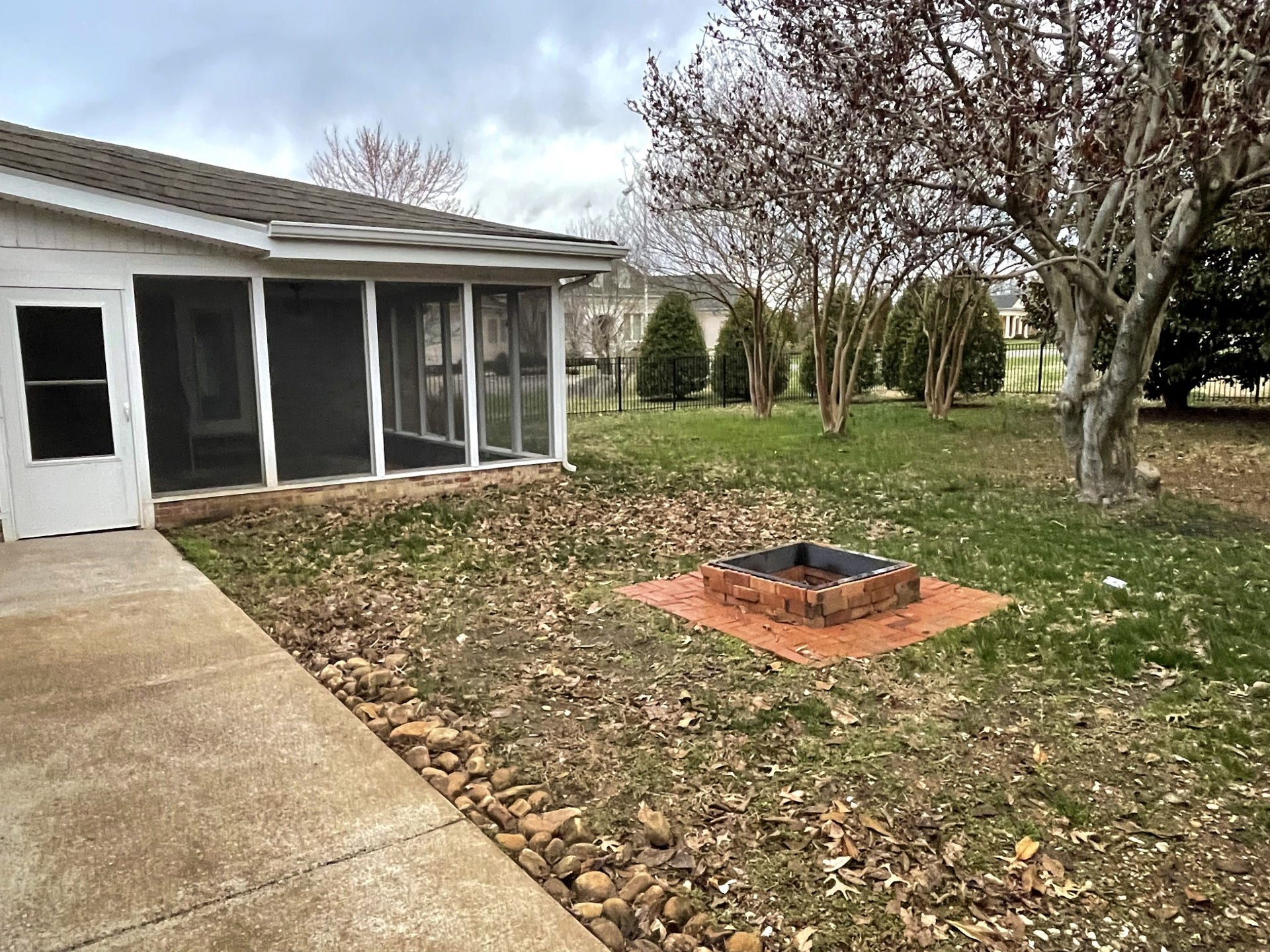 1814 Avon Rd, Murfreesboro, TN 37129 1814 Avon Rd, Murfreesboro, TN 37129