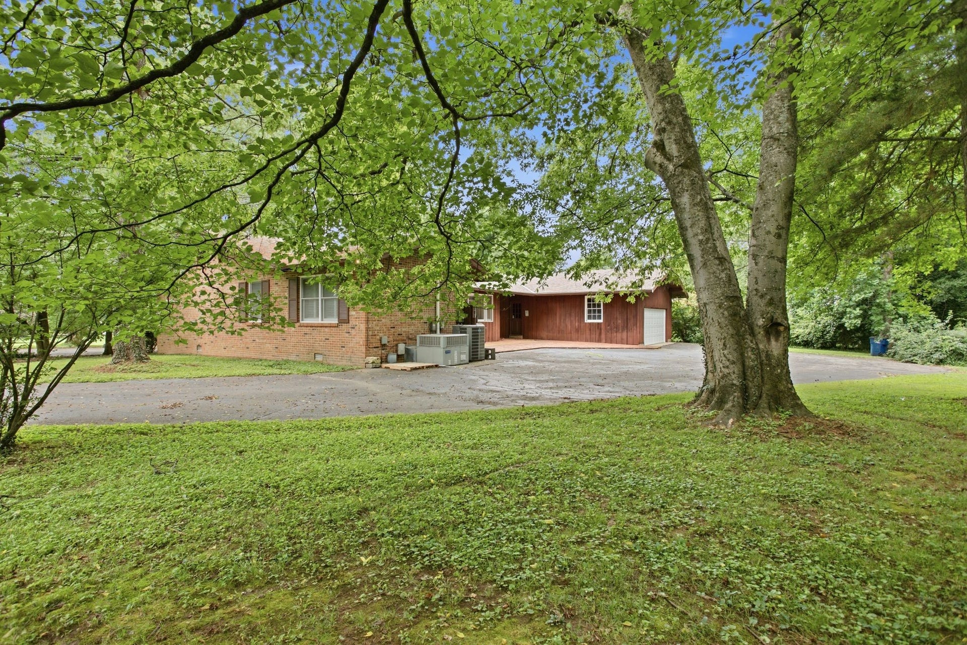 1004 Hillcrest Ave, Columbia, TN 38401 1004 Hillcrest Ave, Columbia, TN 38401