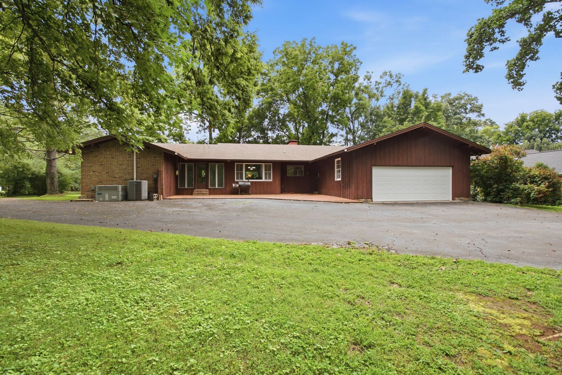 1004 Hillcrest Ave, Columbia, TN 38401 1004 Hillcrest Ave, Columbia, TN 38401