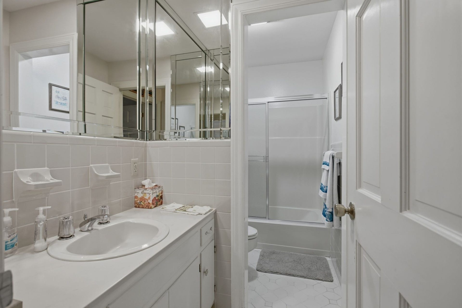1004 Hillcrest Ave, Columbia, TN 38401 1004 Hillcrest Ave, Columbia, TN 38401