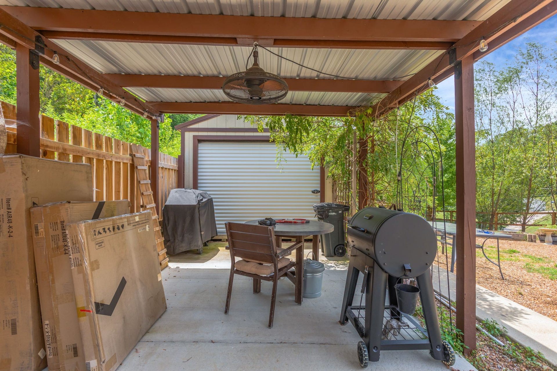 2071 Preacher Holt Rd, Mount Pleasant, TN 38474 2071 Preacher Holt Rd, Mount Pleasant, TN 38474