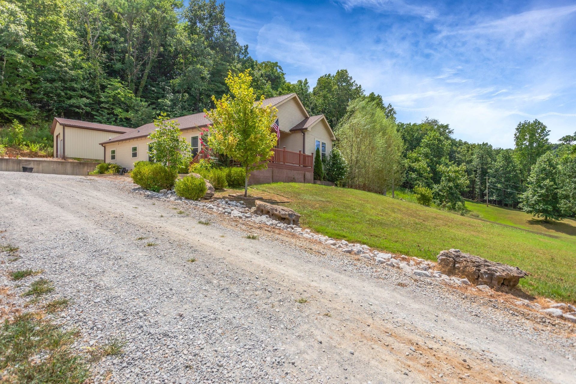 2071 Preacher Holt Rd, Mount Pleasant, TN 38474 2071 Preacher Holt Rd, Mount Pleasant, TN 38474