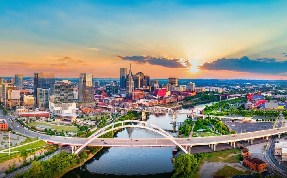 418 Soprano Way, Murfreesboro, TN 37128 The hustle and bustle of Nashville is right down 24 for those looking to enjoy a sporting event, concert, play or indulge in some of the amazing restaurants!