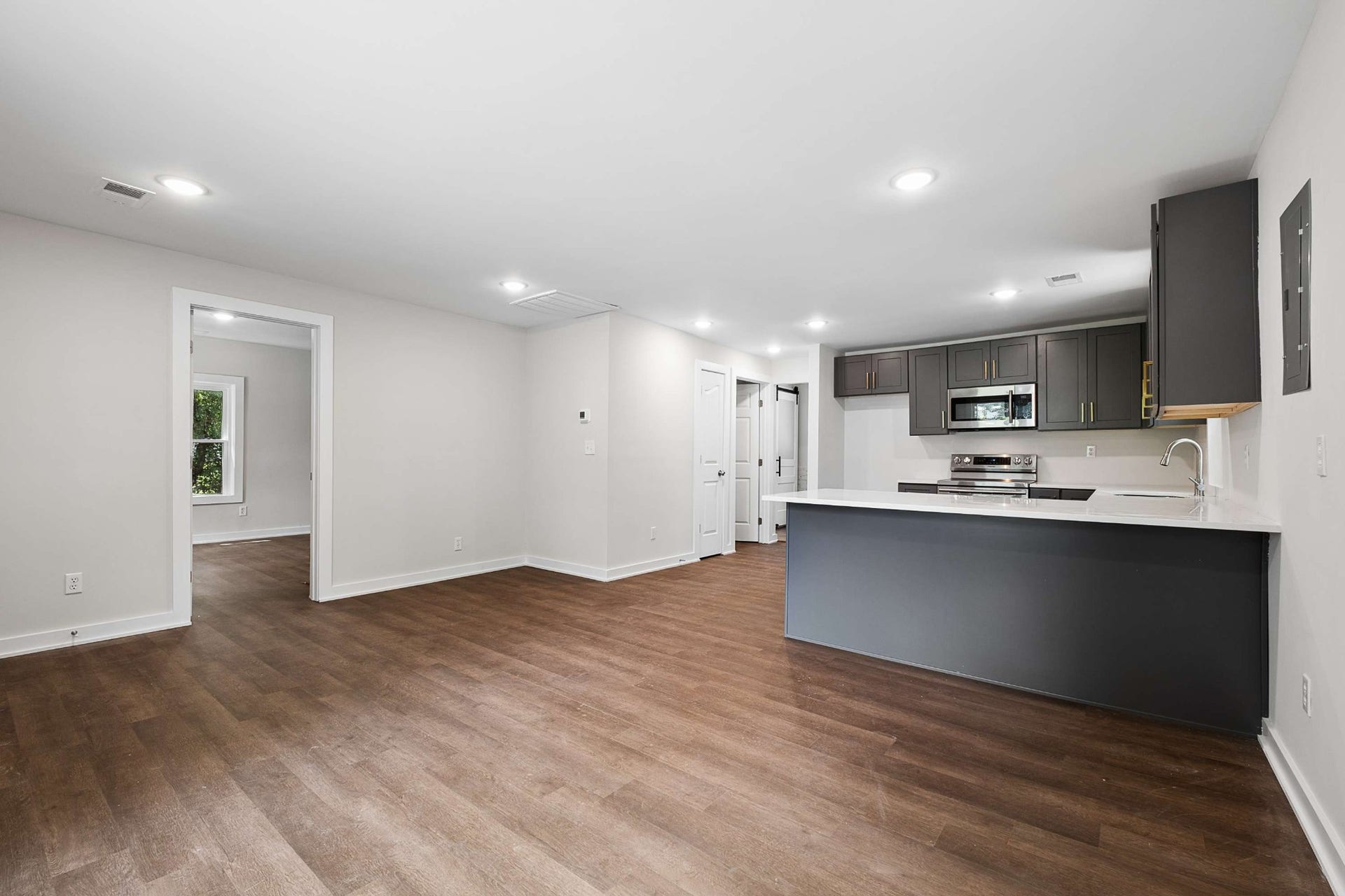 3701 Travis Ct, Murfreesboro, TN 37130 Kitchen with all brand new appliances