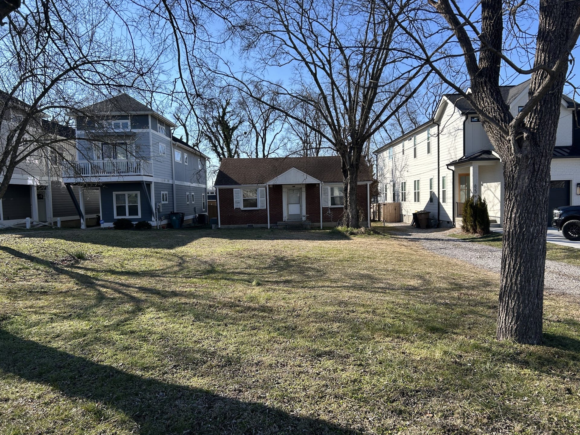 621 Eastboro Dr, Nashville, TN 37209 621 Eastboro Dr, Nashville, TN 37209