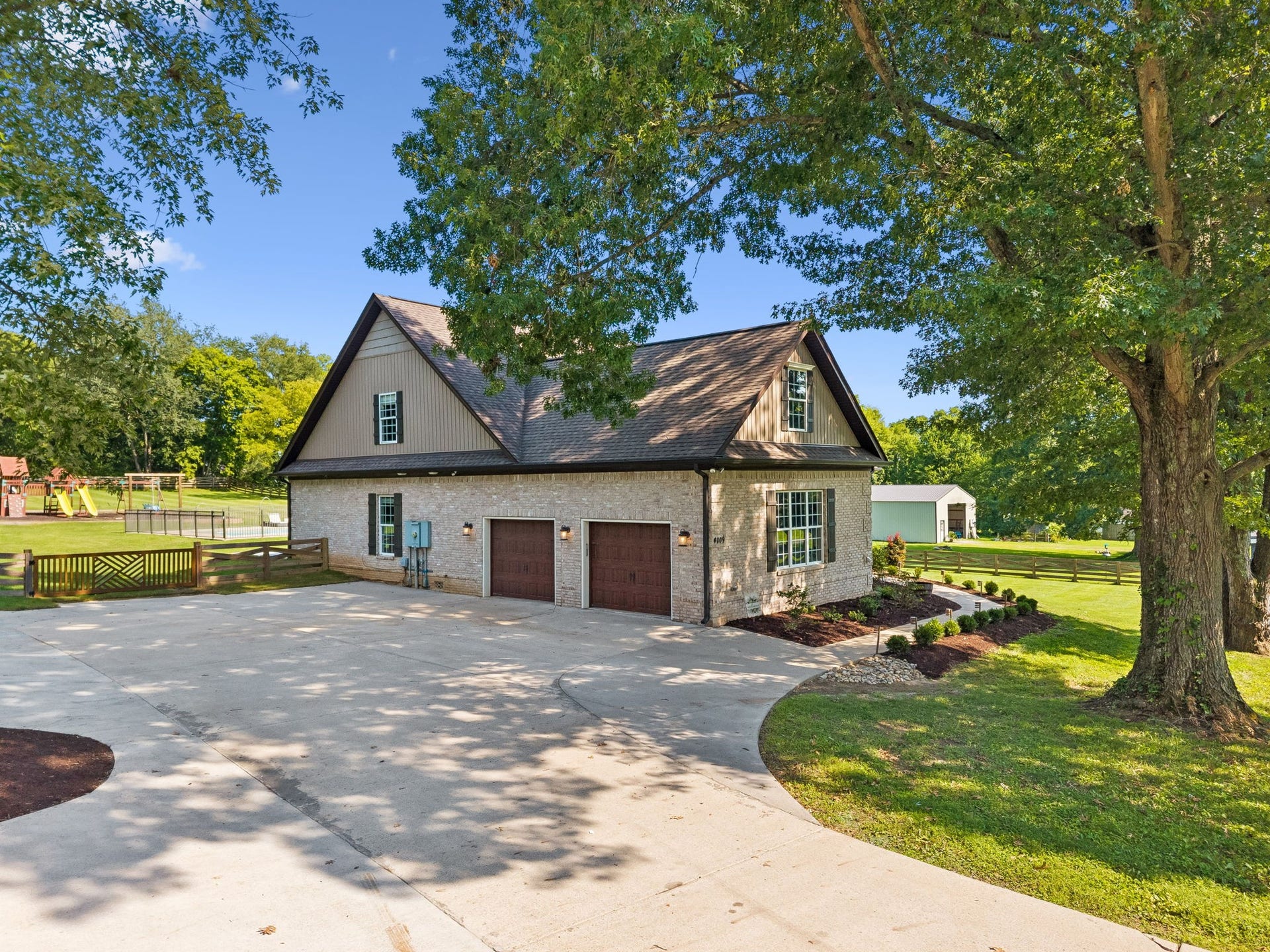 4009 Erwin Rd, Columbia, TN 38401 4009 Erwin Rd, Columbia, TN 38401