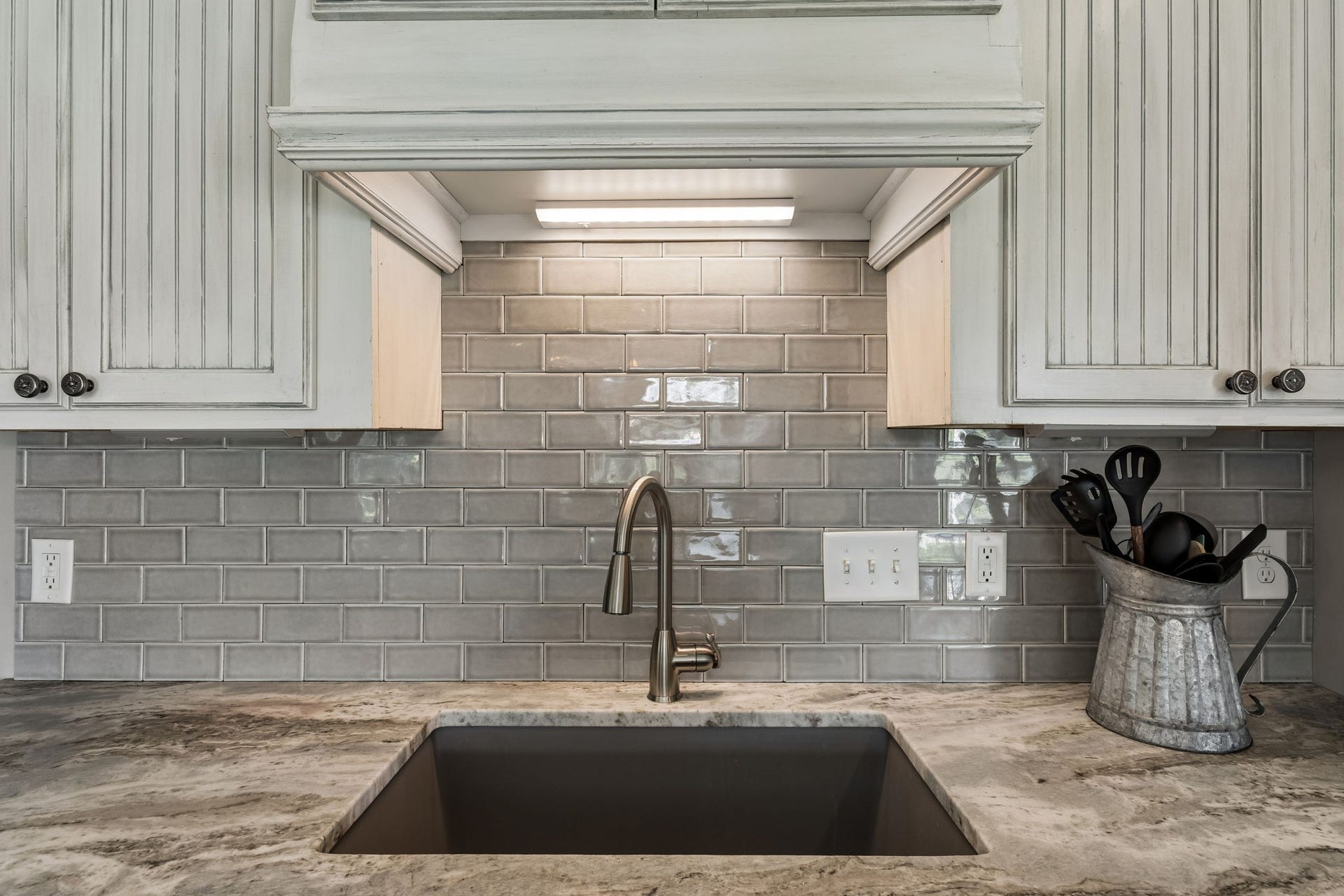 4009 Erwin Rd, Columbia, TN 38401 4009 Erwin Rd, Columbia, TN 38401