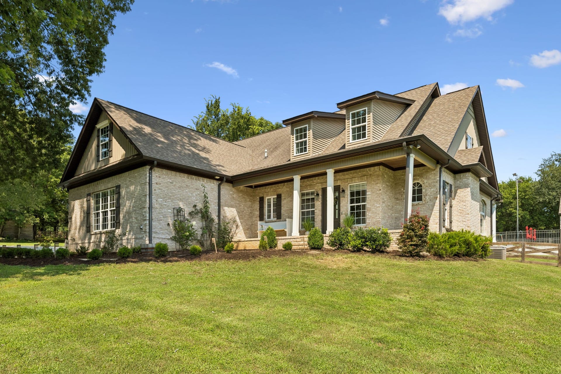 4009 Erwin Rd, Columbia, TN 38401 4009 Erwin Rd, Columbia, TN 38401