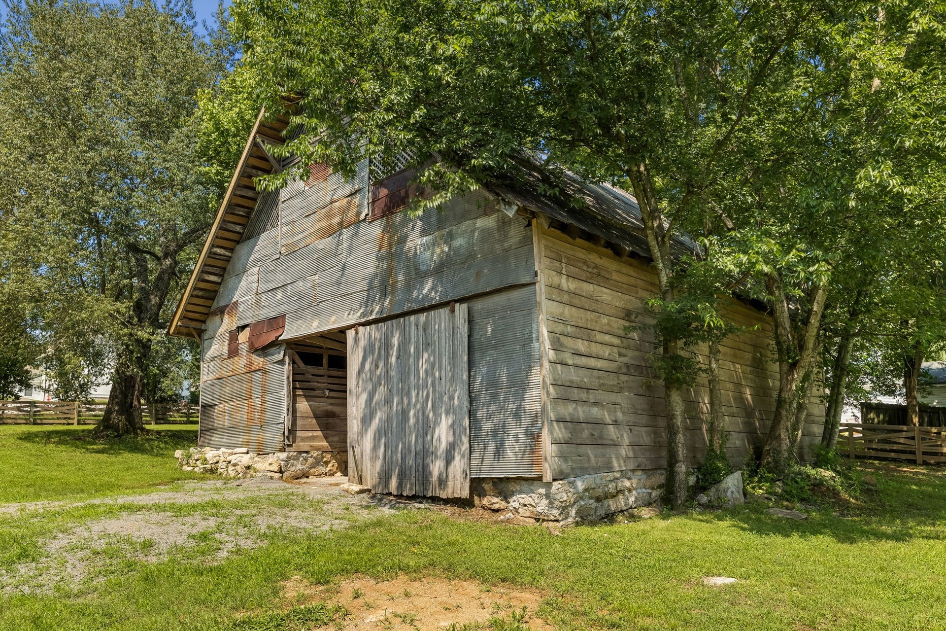 4009 Erwin Rd, Columbia, TN 38401 4009 Erwin Rd, Columbia, TN 38401
