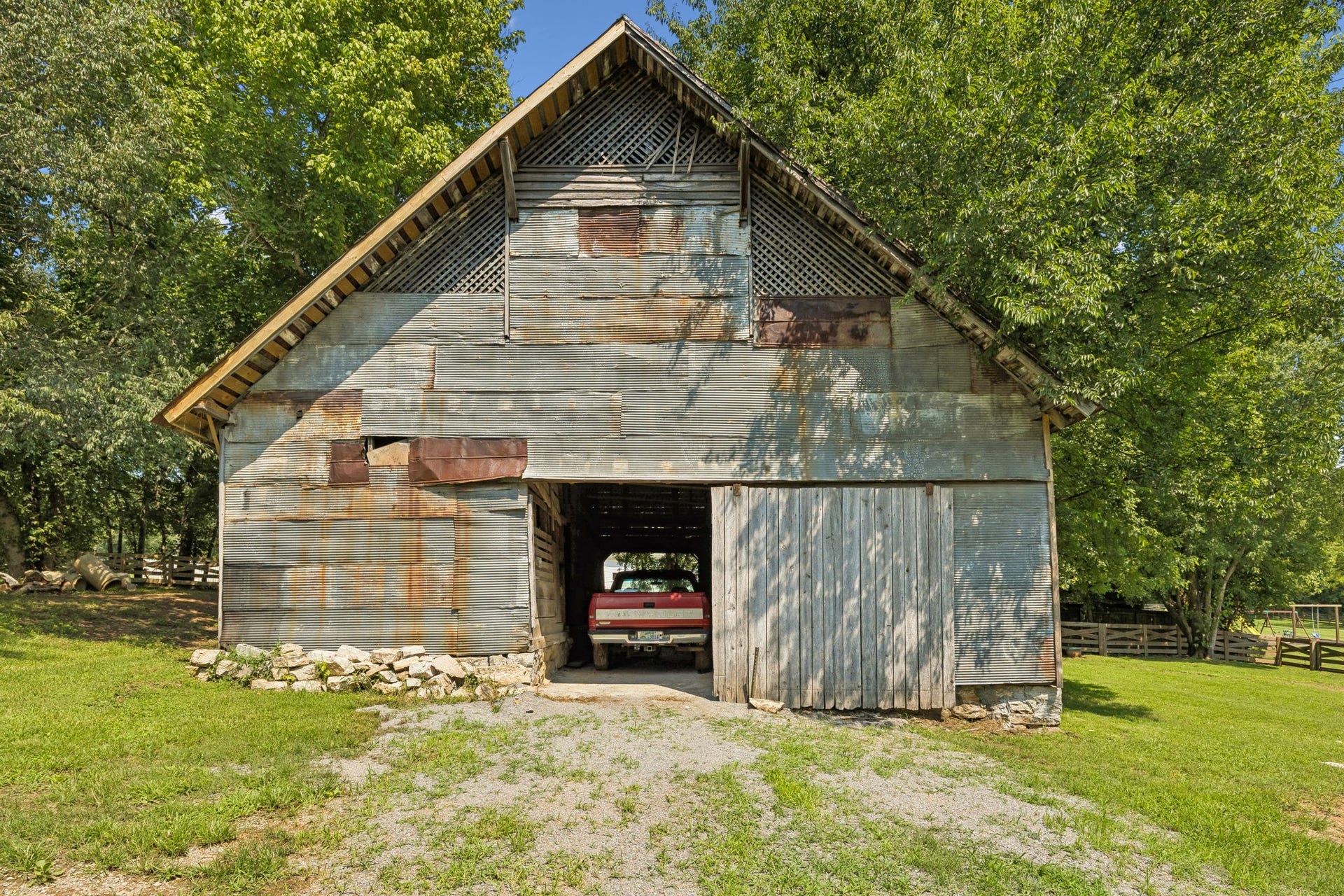 4009 Erwin Rd, Columbia, TN 38401 4009 Erwin Rd, Columbia, TN 38401