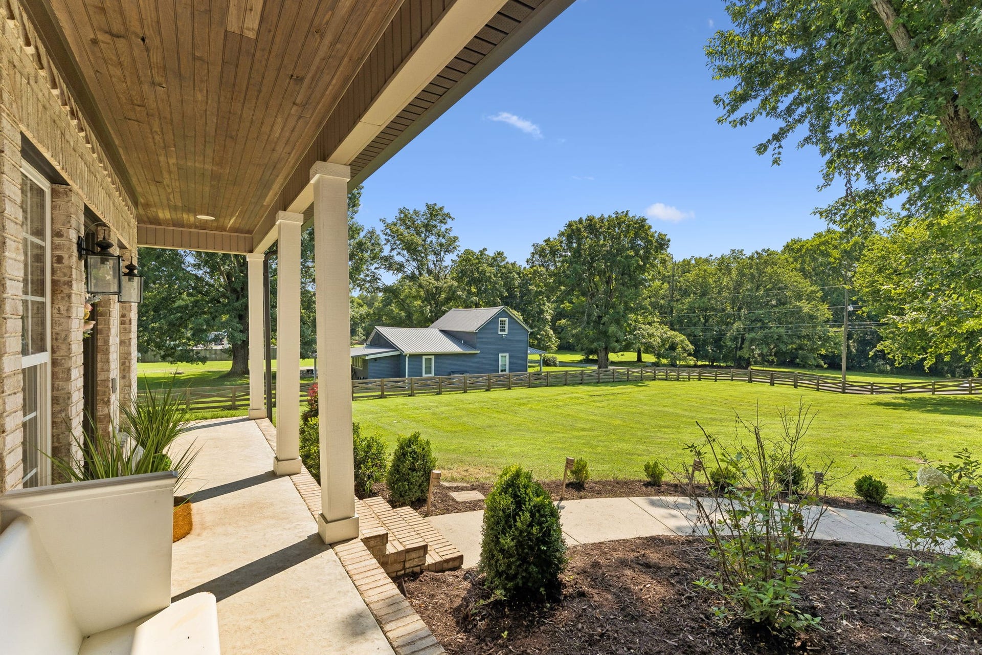 4009 Erwin Rd, Columbia, TN 38401 4009 Erwin Rd, Columbia, TN 38401