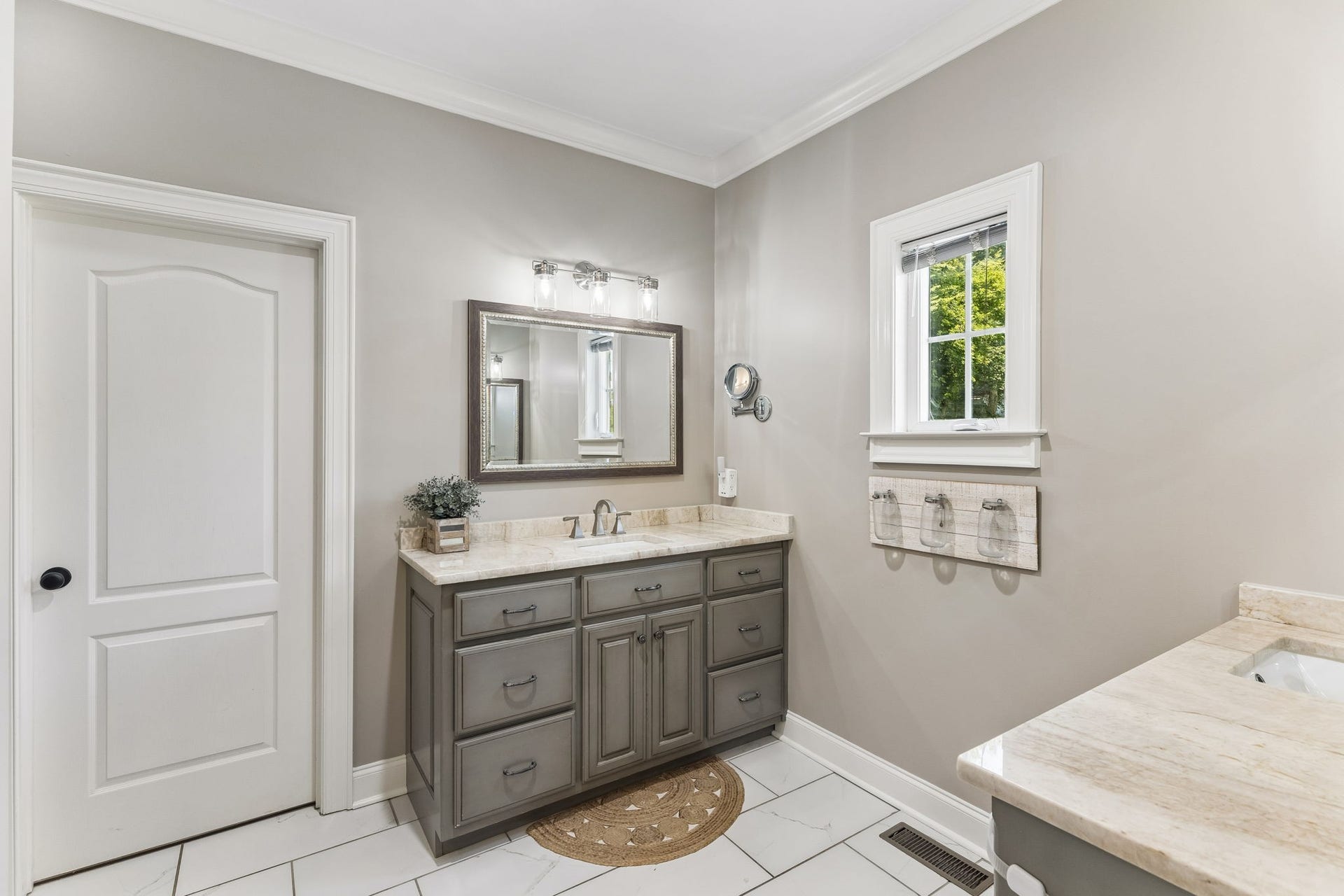 4009 Erwin Rd, Columbia, TN 38401 4009 Erwin Rd, Columbia, TN 38401