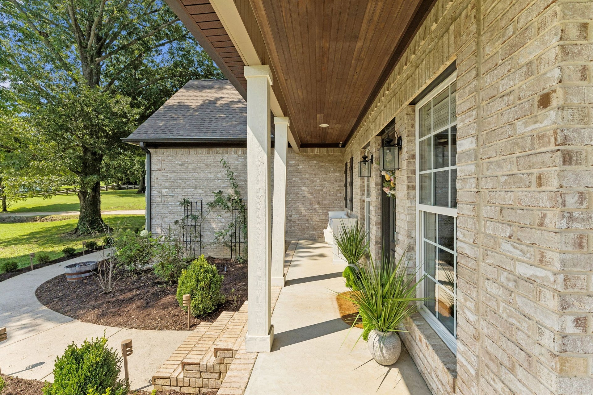 4009 Erwin Rd, Columbia, TN 38401 4009 Erwin Rd, Columbia, TN 38401