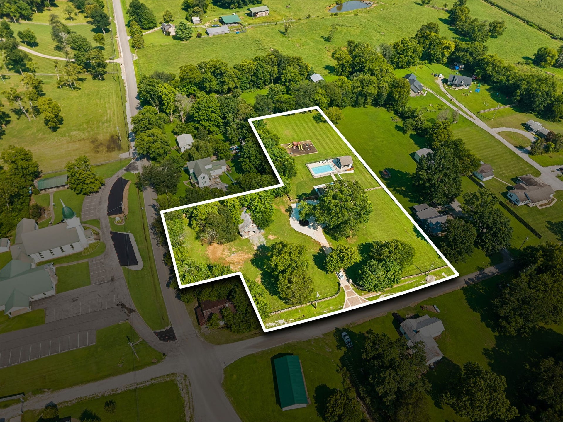 4009 Erwin Rd, Columbia, TN 38401 4009 Erwin Rd, Columbia, TN 38401