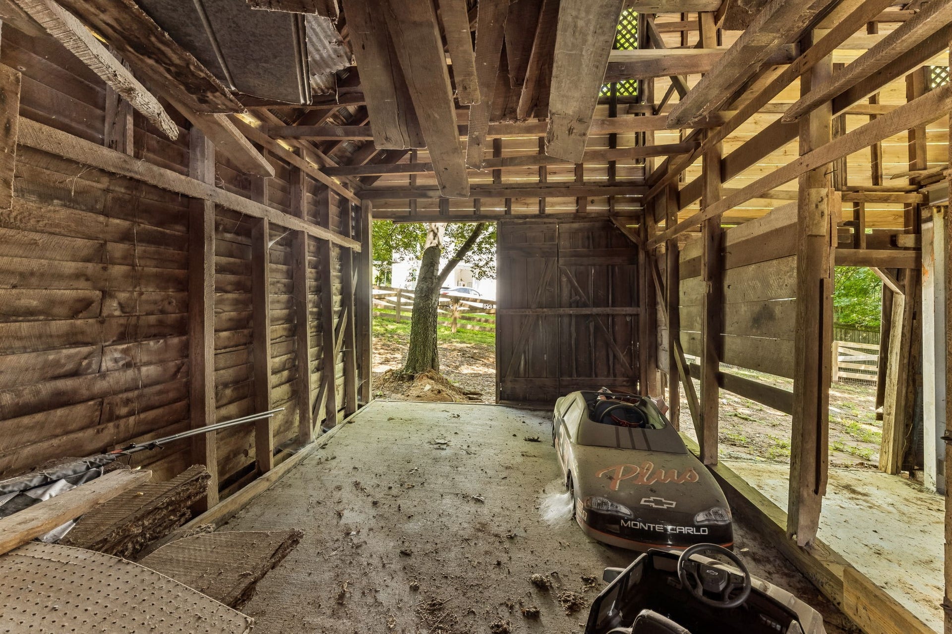 4009 Erwin Rd, Columbia, TN 38401 4009 Erwin Rd, Columbia, TN 38401