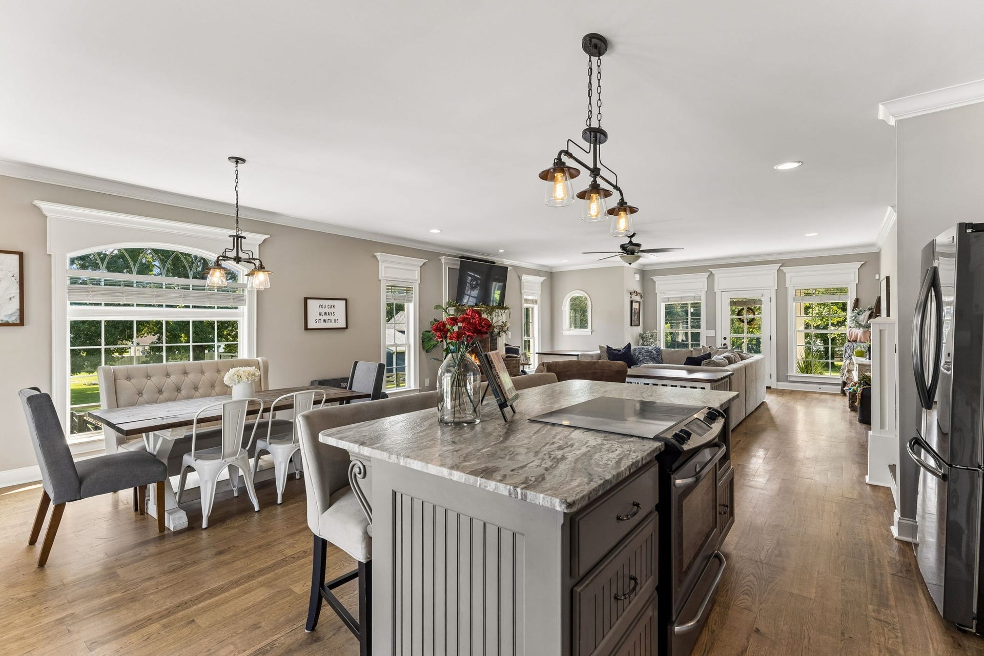 4009 Erwin Rd, Columbia, TN 38401 4009 Erwin Rd, Columbia, TN 38401