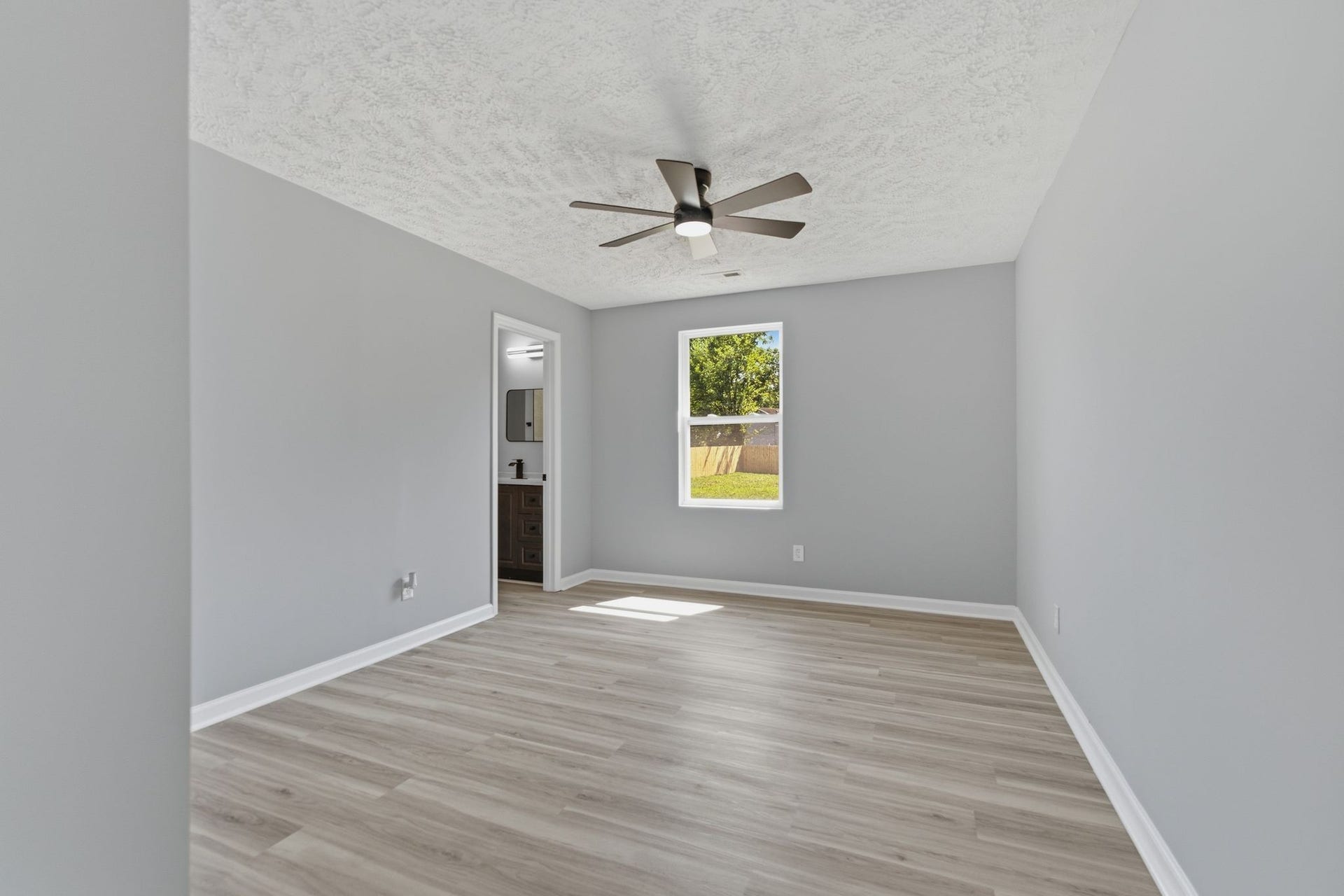 8019 Cooper Dr, Murfreesboro, TN 37129 8019 Cooper Dr, Murfreesboro, TN 37129