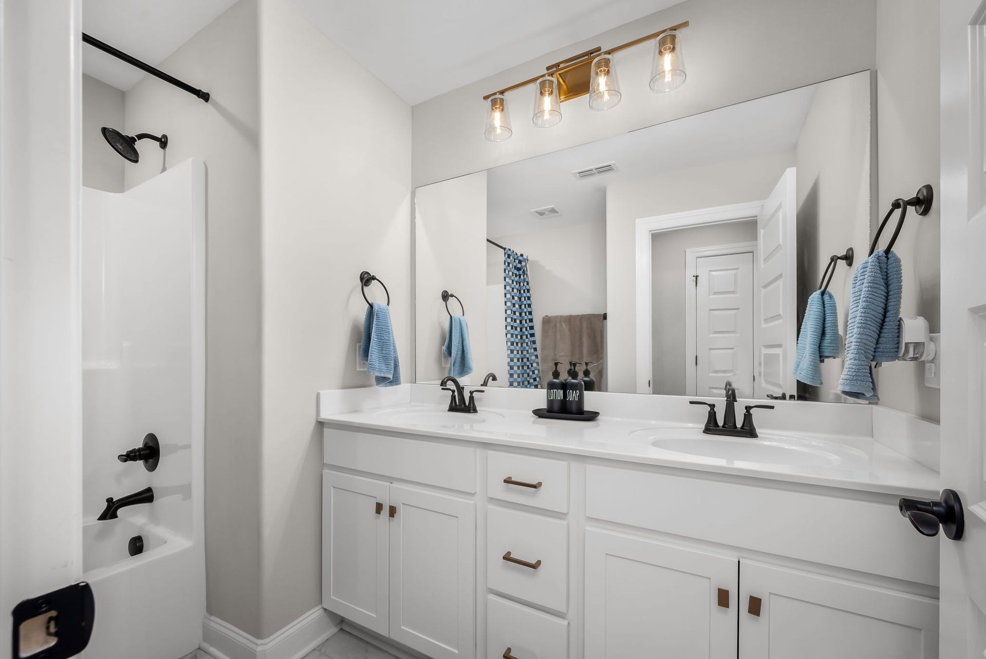 4033 Gilreath Pl, Murfreesboro, TN 37127 4033 Gilreath Pl, Murfreesboro, TN 37127