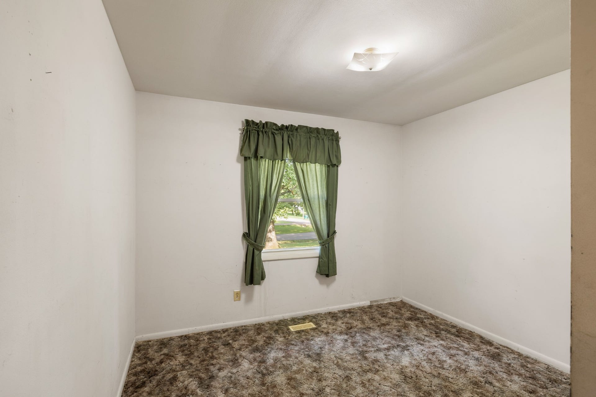 710 Glenn Ave, Lewisburg, TN 37091