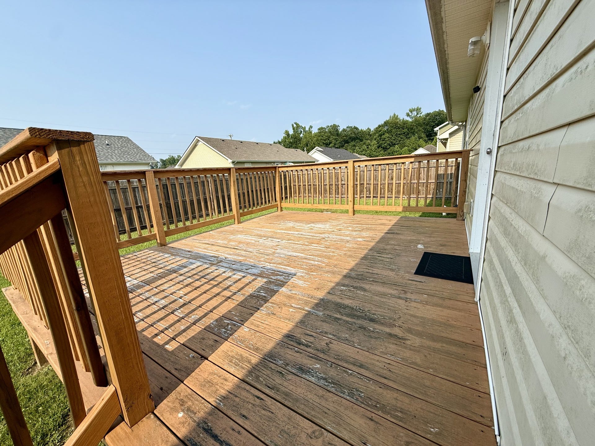 452 John Mark Ct, Manchester, TN 37355 Back deck