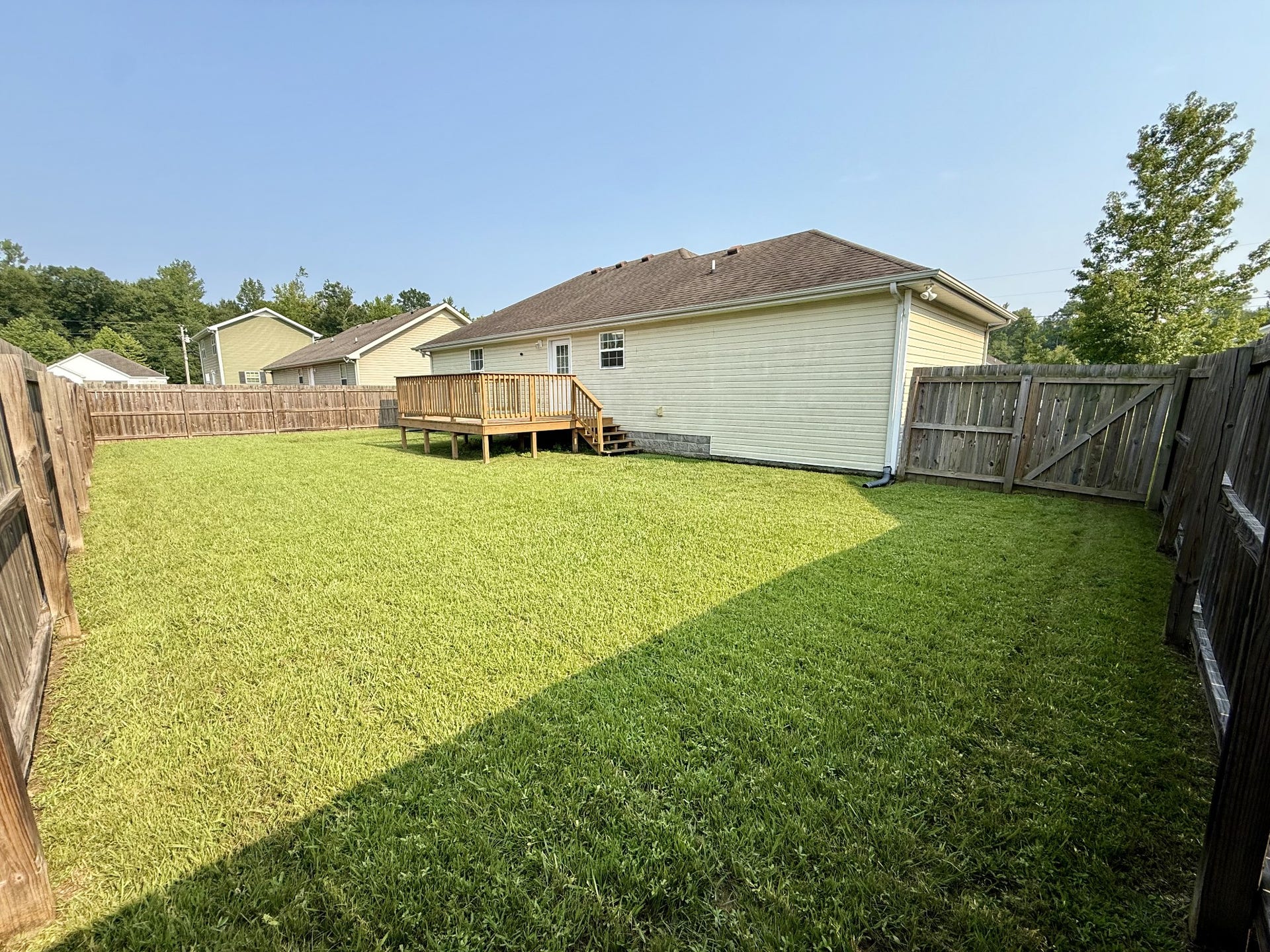 452 John Mark Ct, Manchester, TN 37355 Big fenced backyard