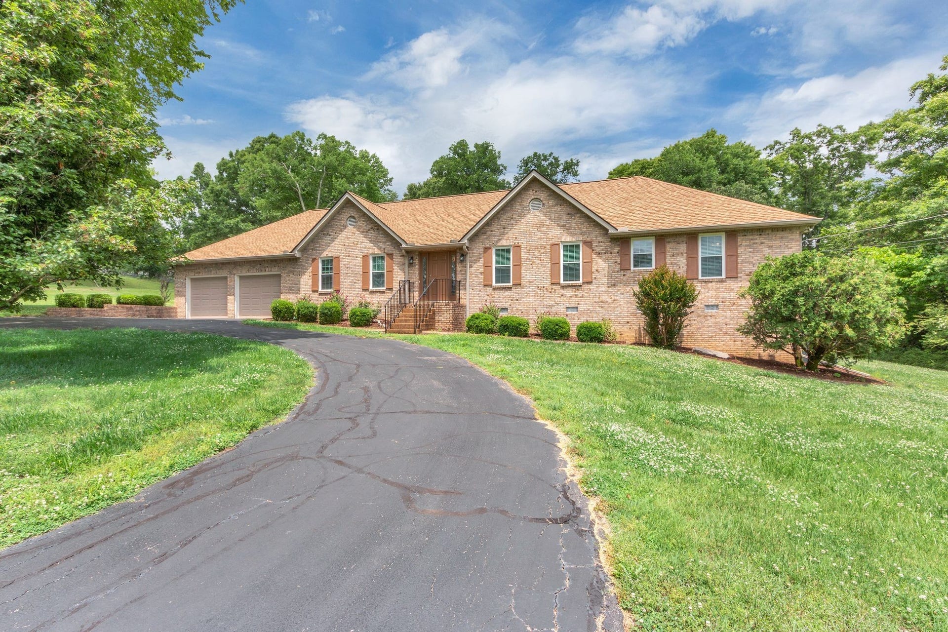 2417 Sowell Mill Pike, Columbia, TN 38401 Welcome to 2417 Sowell Mill Pike