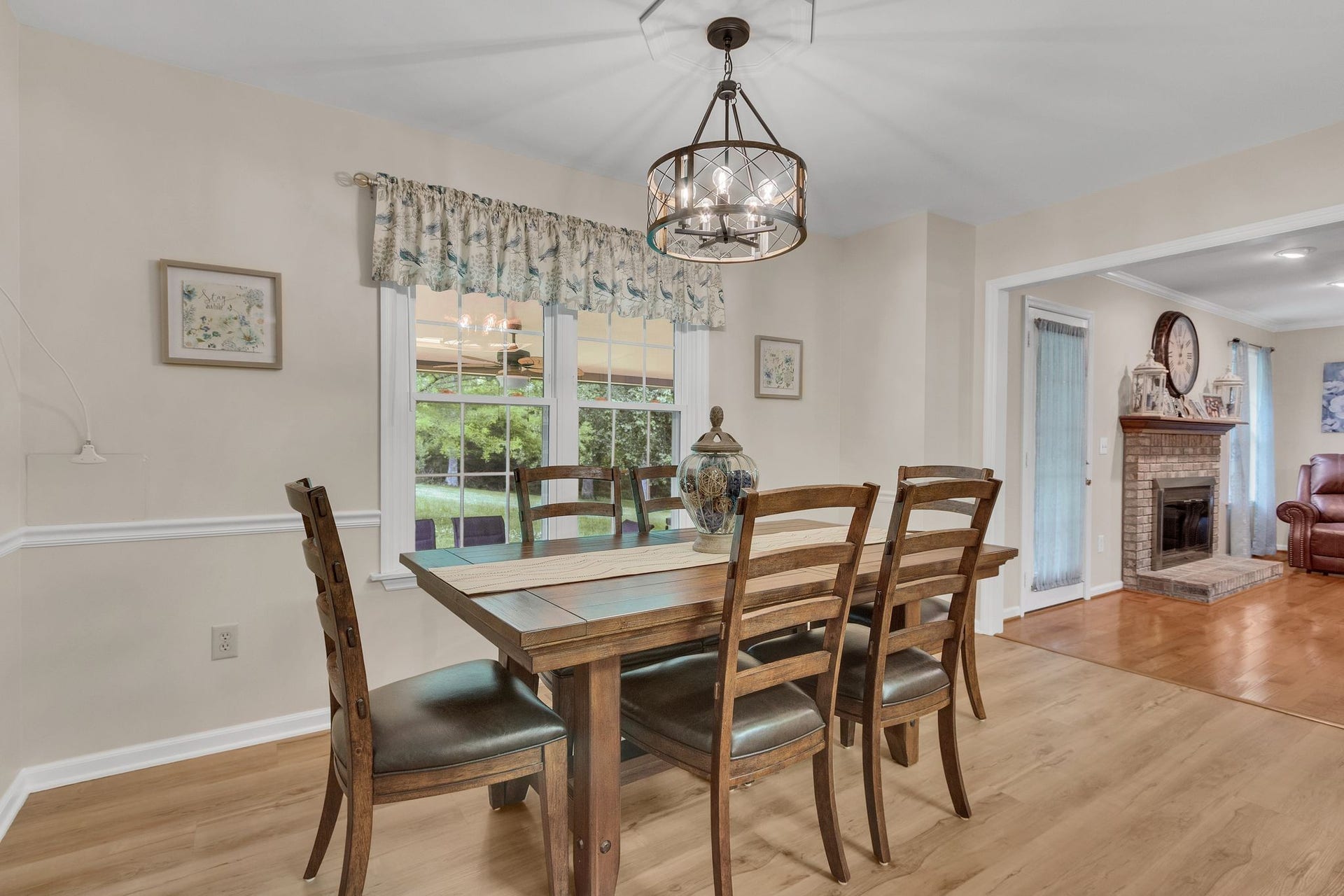 2417 Sowell Mill Pike, Columbia, TN 38401 Breakfast Nook
