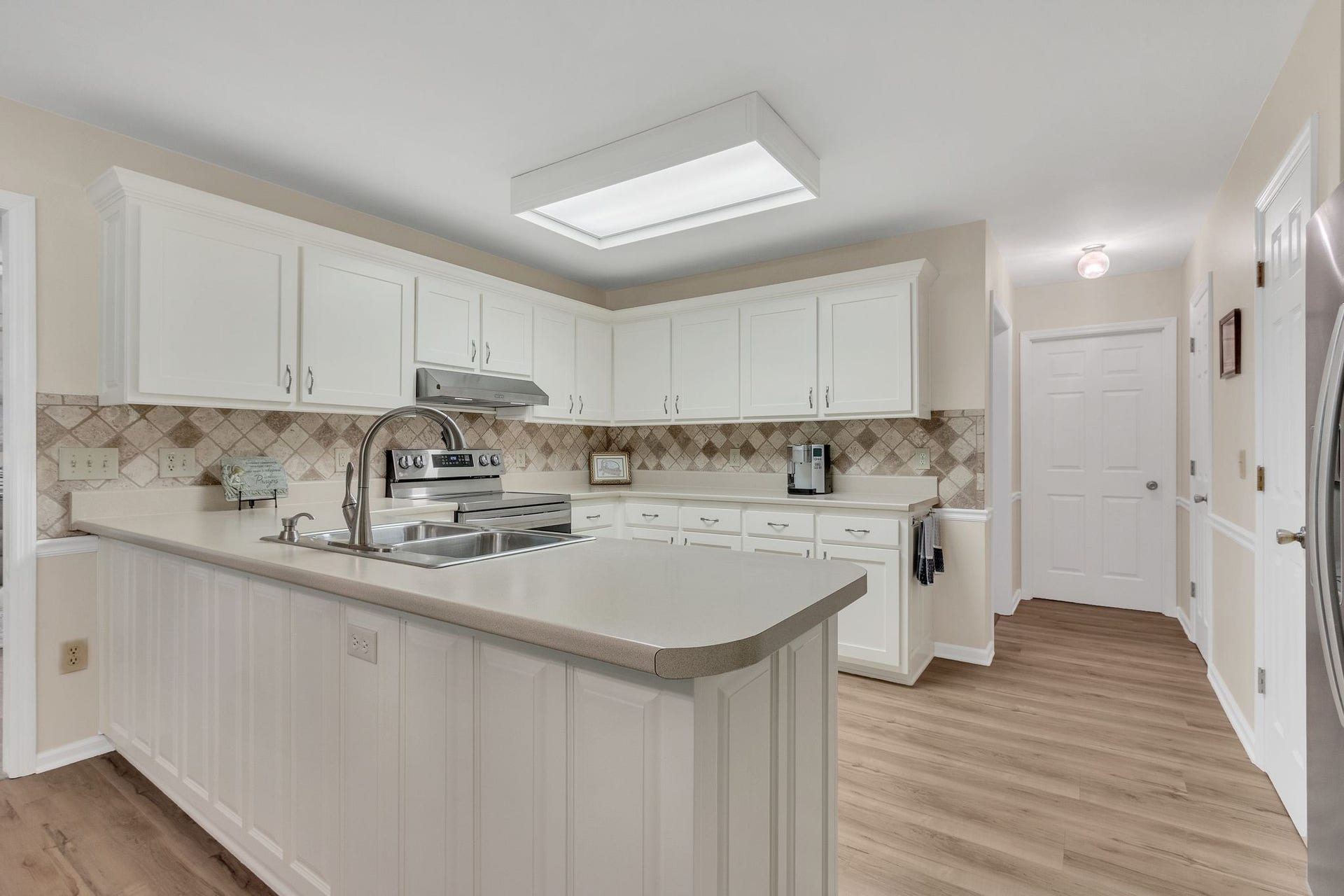2417 Sowell Mill Pike, Columbia, TN 38401 Spacious Kitchen with oversized pantry