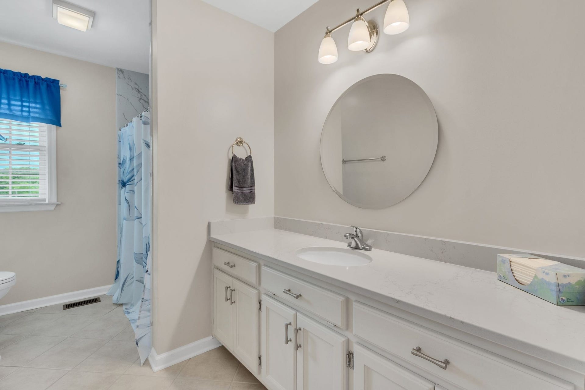 2417 Sowell Mill Pike, Columbia, TN 38401 Hall Bath recently renovated