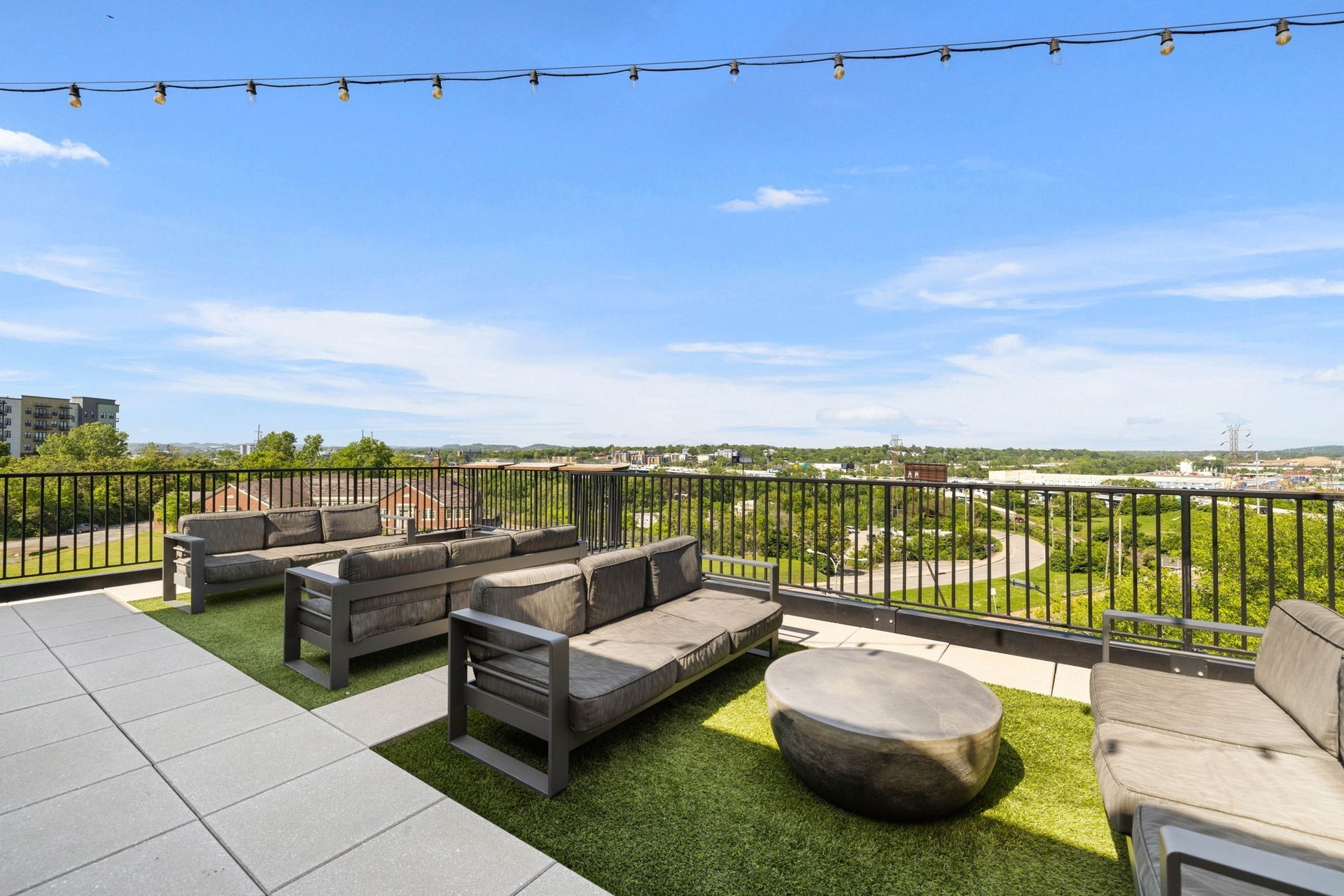 65 Lindsley Ave, #412, Nashville, TN 37210 View from roof top lounge