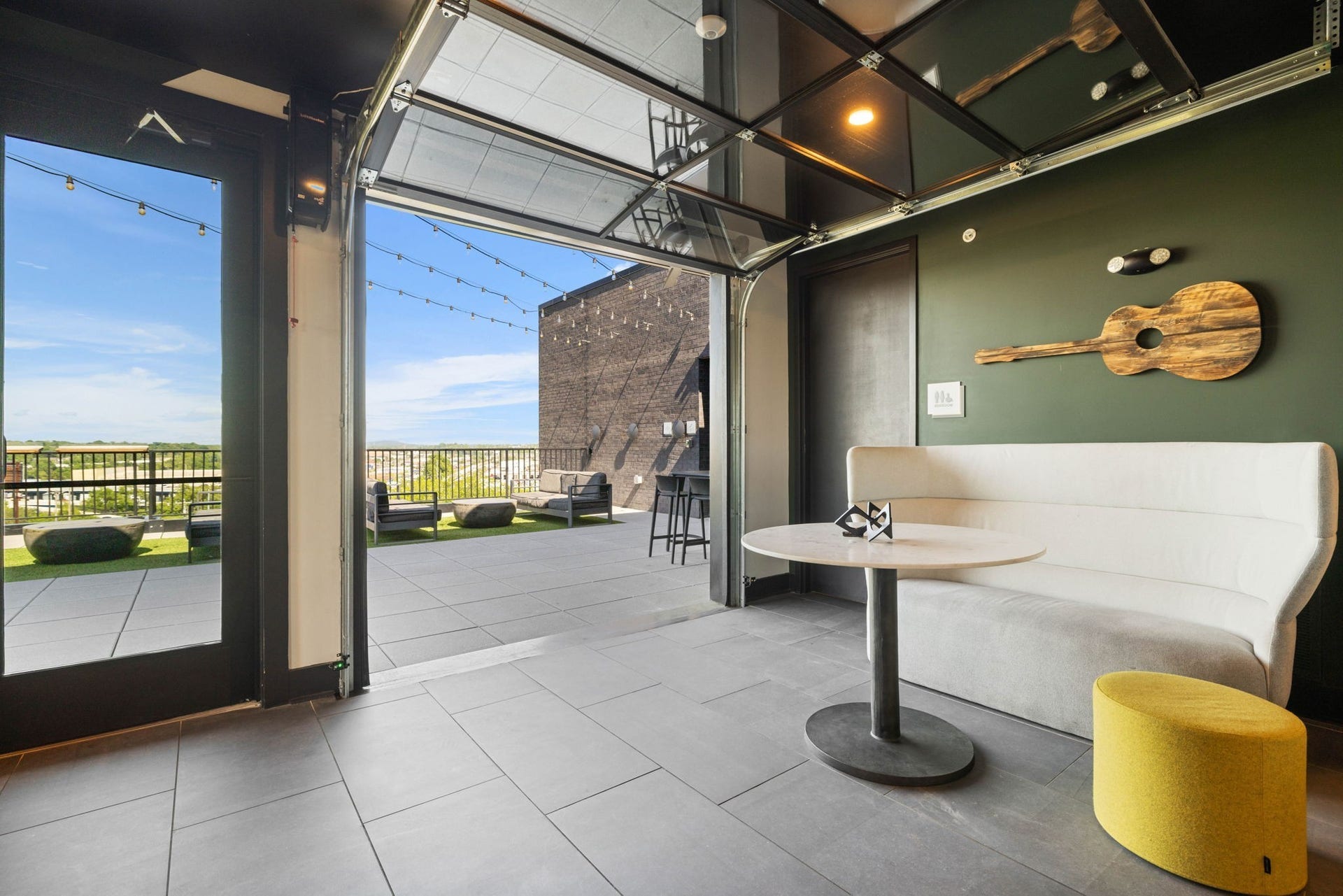 65 Lindsley Ave, #412, Nashville, TN 37210 Roof top lounge