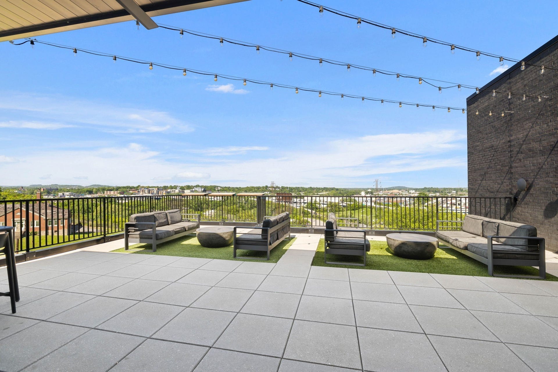 65 Lindsley Ave, #412, Nashville, TN 37210 Lounge on roof top with a view