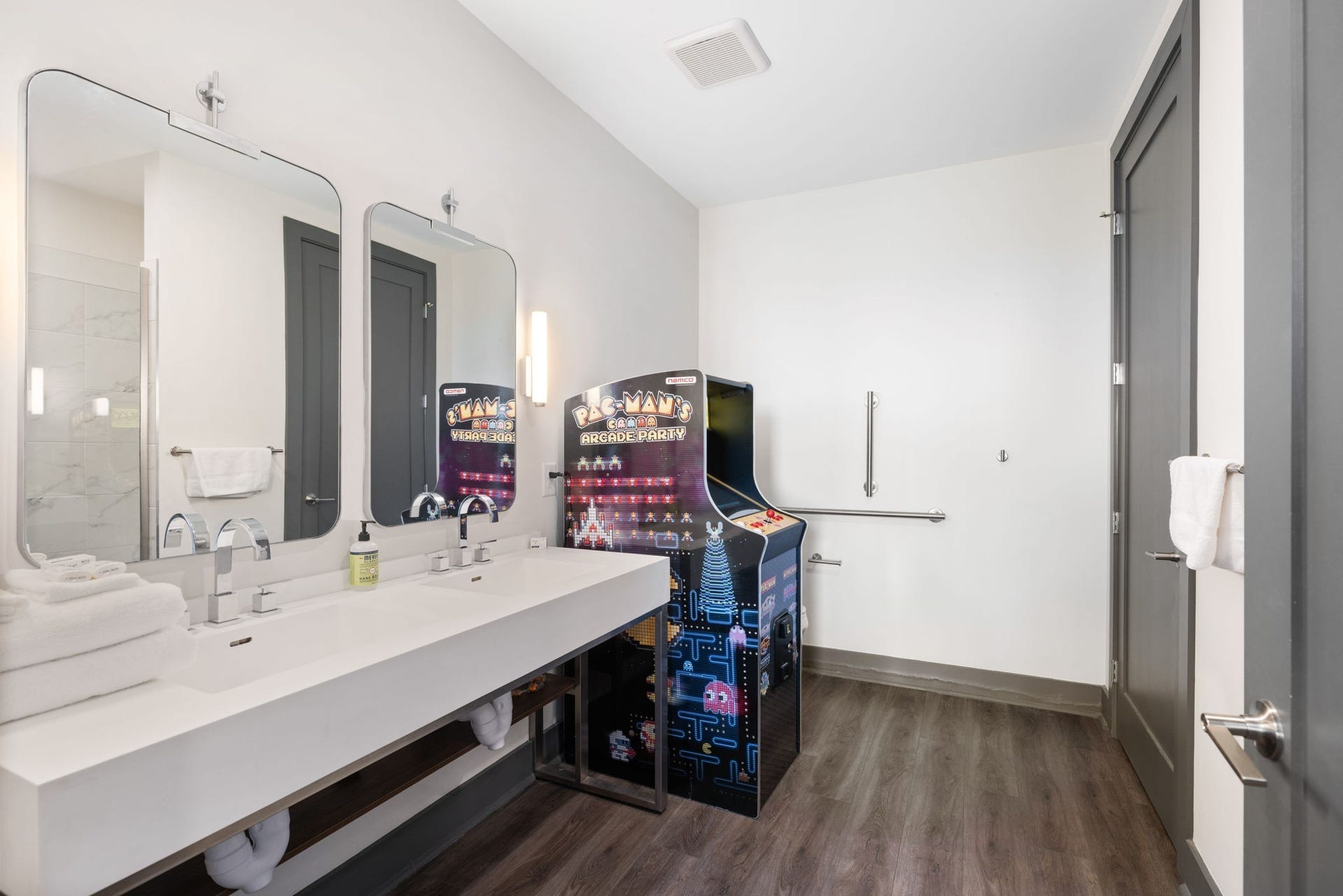 65 Lindsley Ave, #412, Nashville, TN 37210 65 Lindsley Ave, #412, Nashville, TN 37210