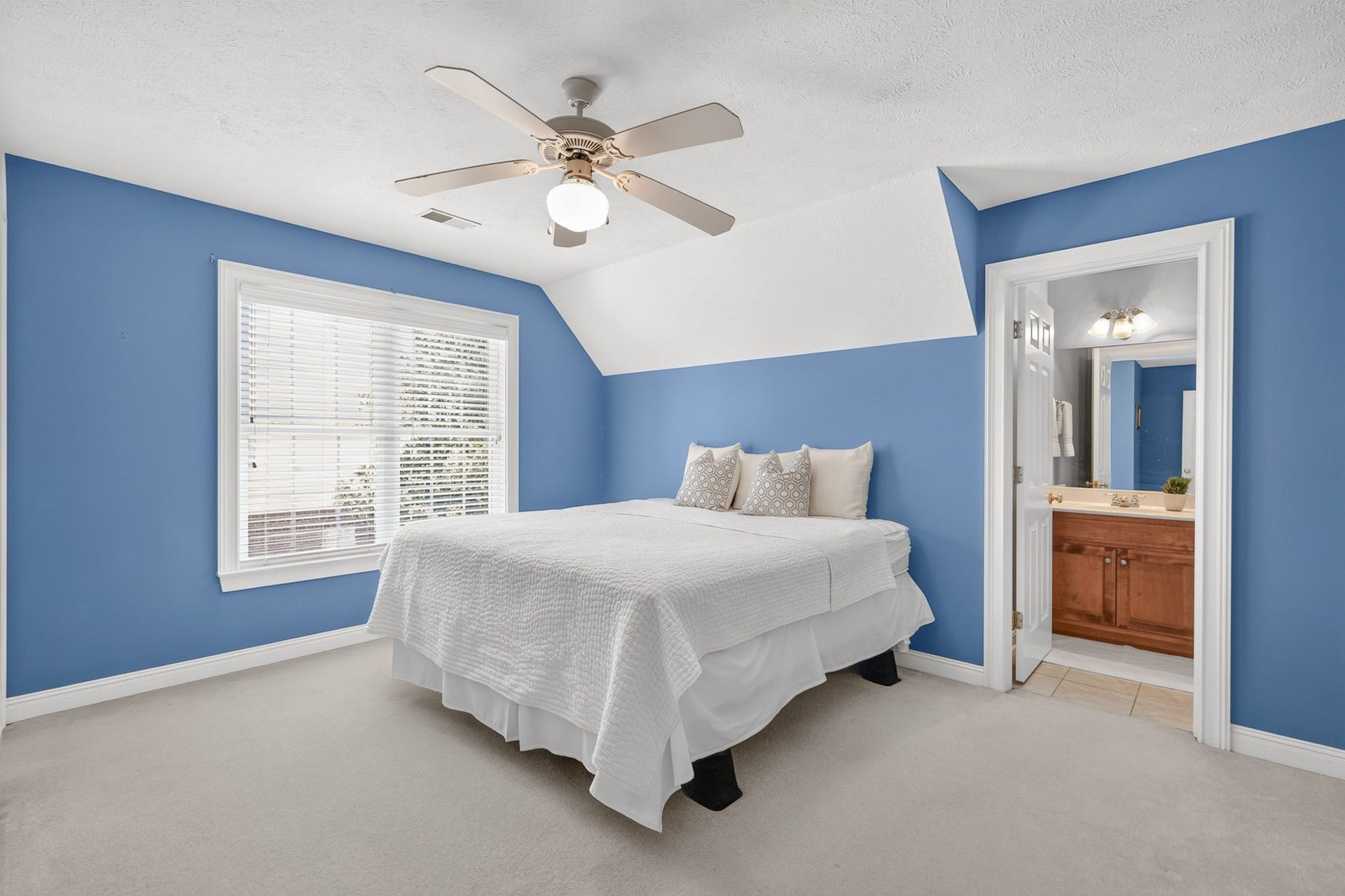 1040 Shoreham St, Murfreesboro, TN 37130 1040 Shoreham St, Murfreesboro, TN 37130