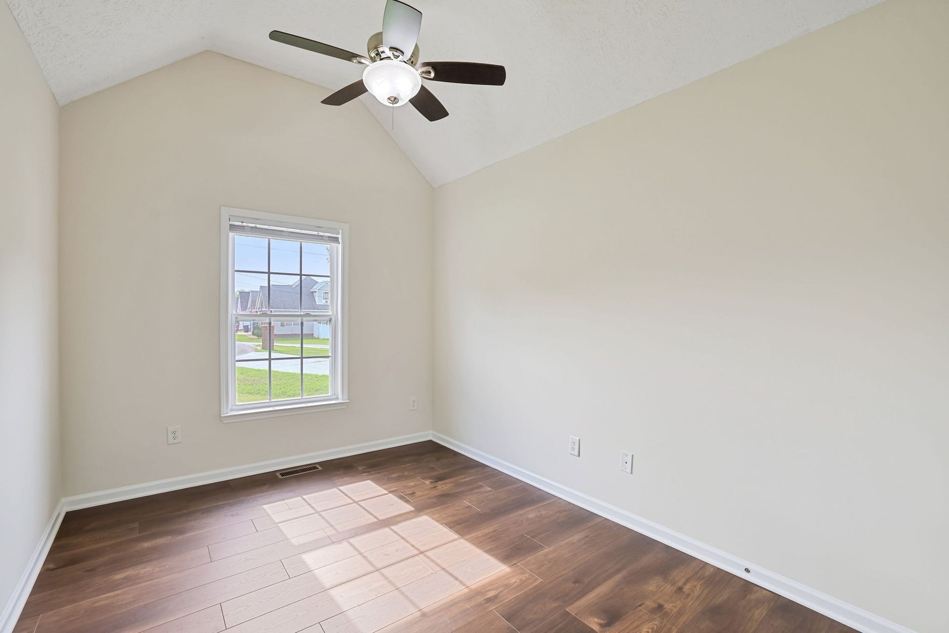 122 Raven Ct, Shelbyville, TN 37160 122 Raven Ct, Shelbyville, TN 37160