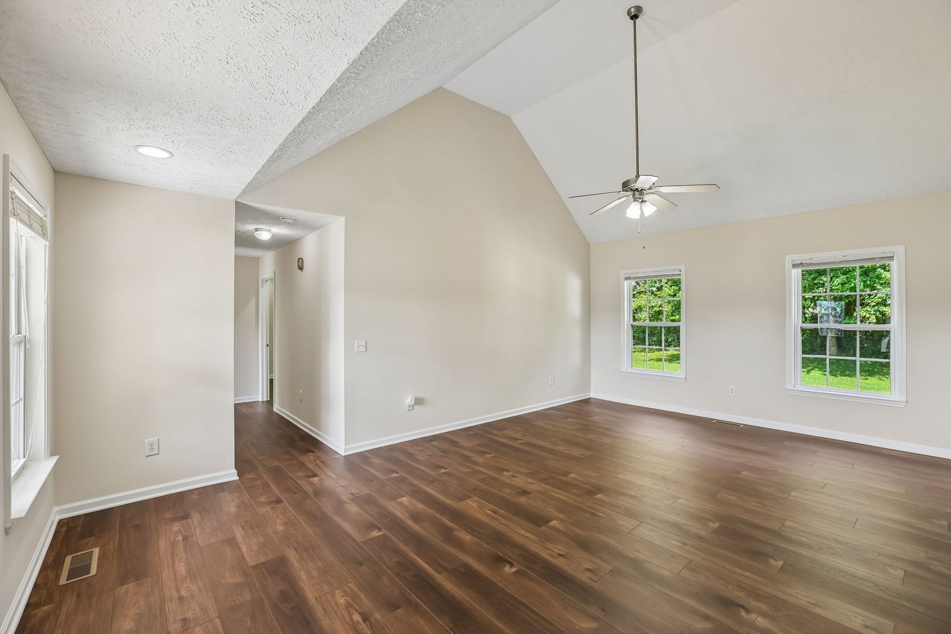 122 Raven Ct, Shelbyville, TN 37160 122 Raven Ct, Shelbyville, TN 37160