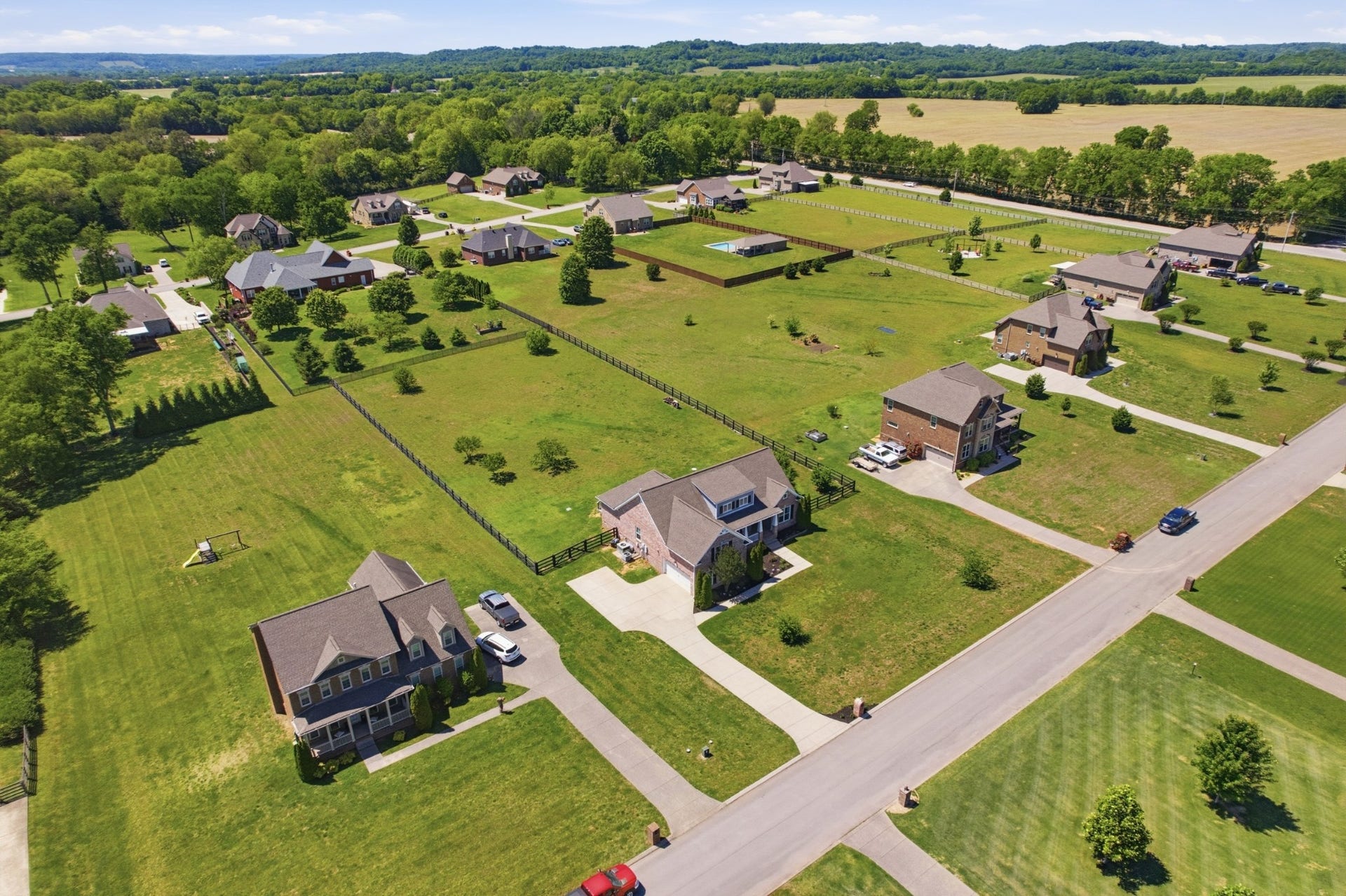 4016 Pleasant Gate Ln, Columbia, TN 38401 4016 Pleasant Gate Ln, Columbia, TN 38401
