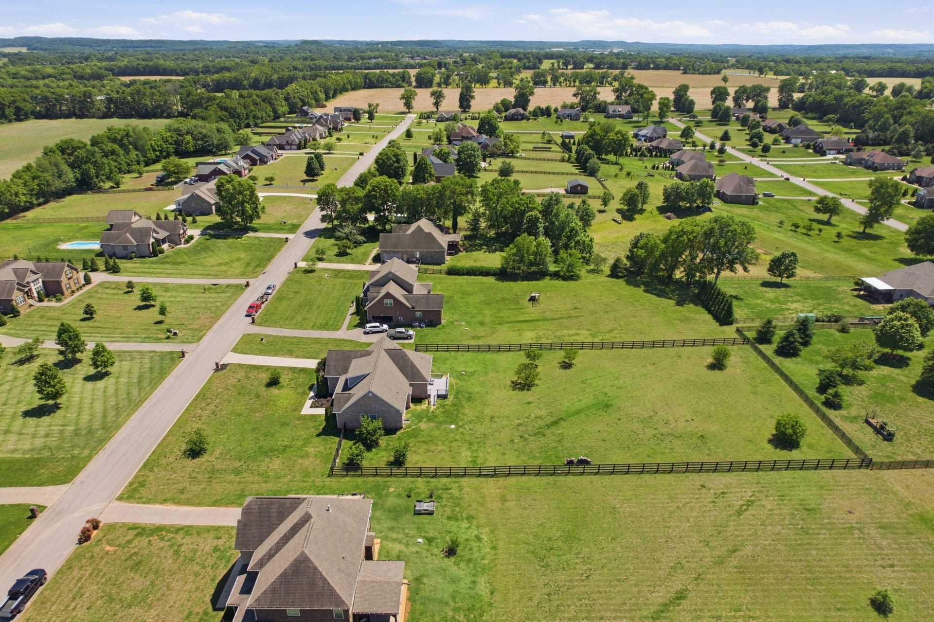 4016 Pleasant Gate Ln, Columbia, TN 38401 4016 Pleasant Gate Ln, Columbia, TN 38401