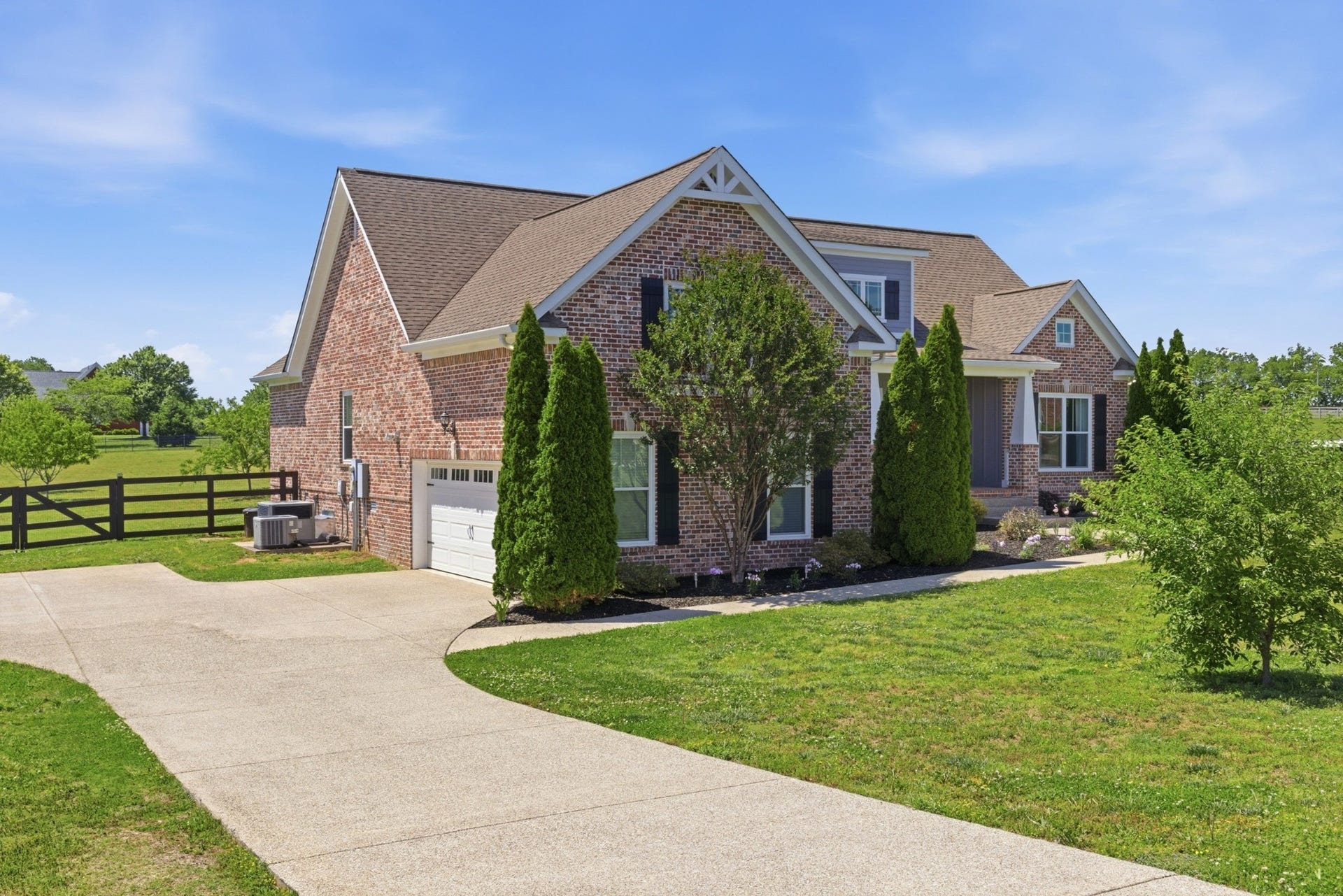 4016 Pleasant Gate Ln, Columbia, TN 38401 4016 Pleasant Gate Ln, Columbia, TN 38401