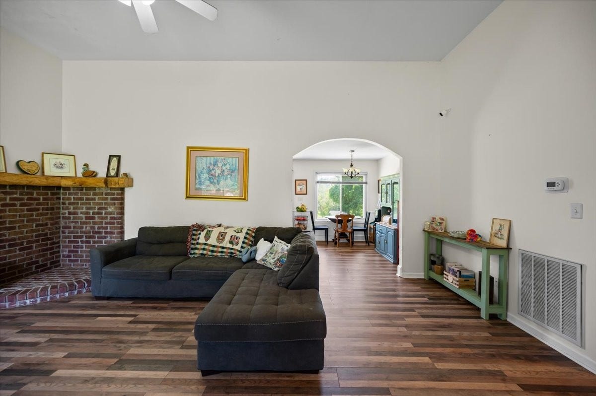 2454 Gene Fitzgerald Rd, Columbia, TN 38401 2454 Gene Fitzgerald Rd, Columbia, TN 38401