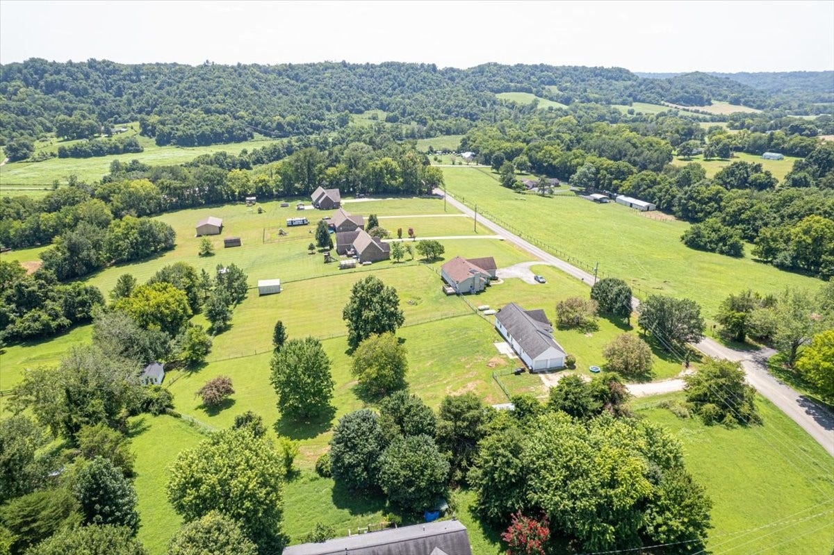 2454 Gene Fitzgerald Rd, Columbia, TN 38401 2454 Gene Fitzgerald Rd, Columbia, TN 38401