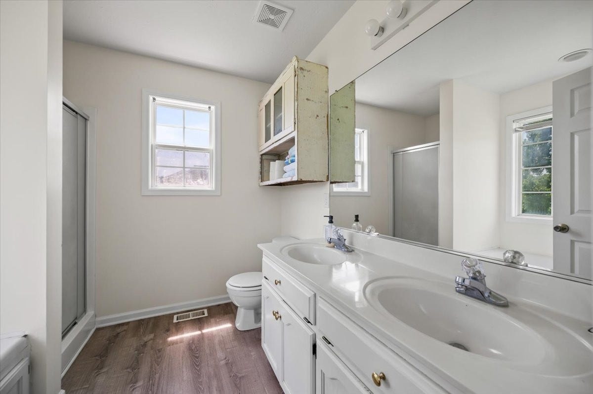 2454 Gene Fitzgerald Rd, Columbia, TN 38401 2454 Gene Fitzgerald Rd, Columbia, TN 38401