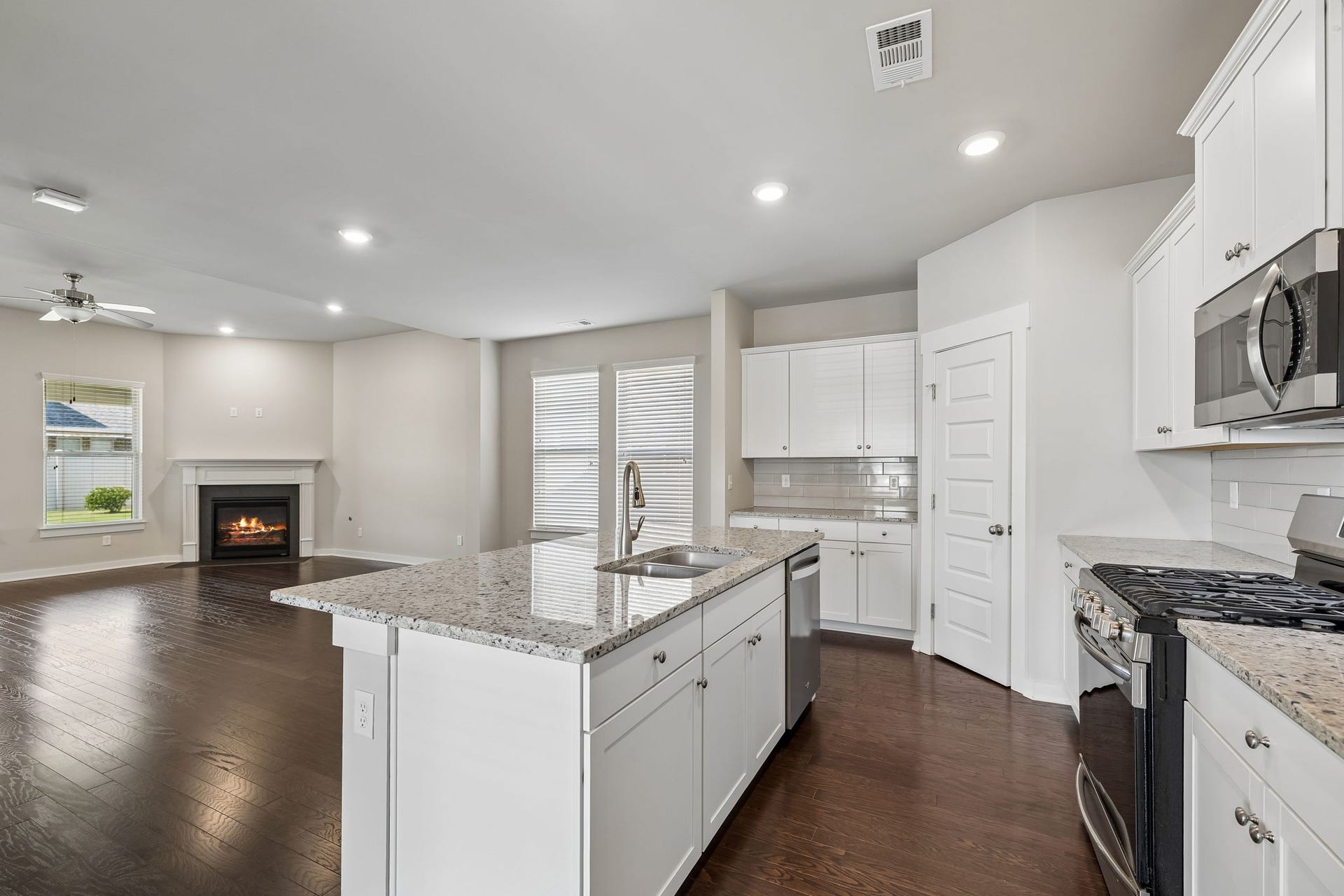 854 Sapphire Dr, Murfreesboro, TN 37128 854 Sapphire Dr, Murfreesboro, TN 37128