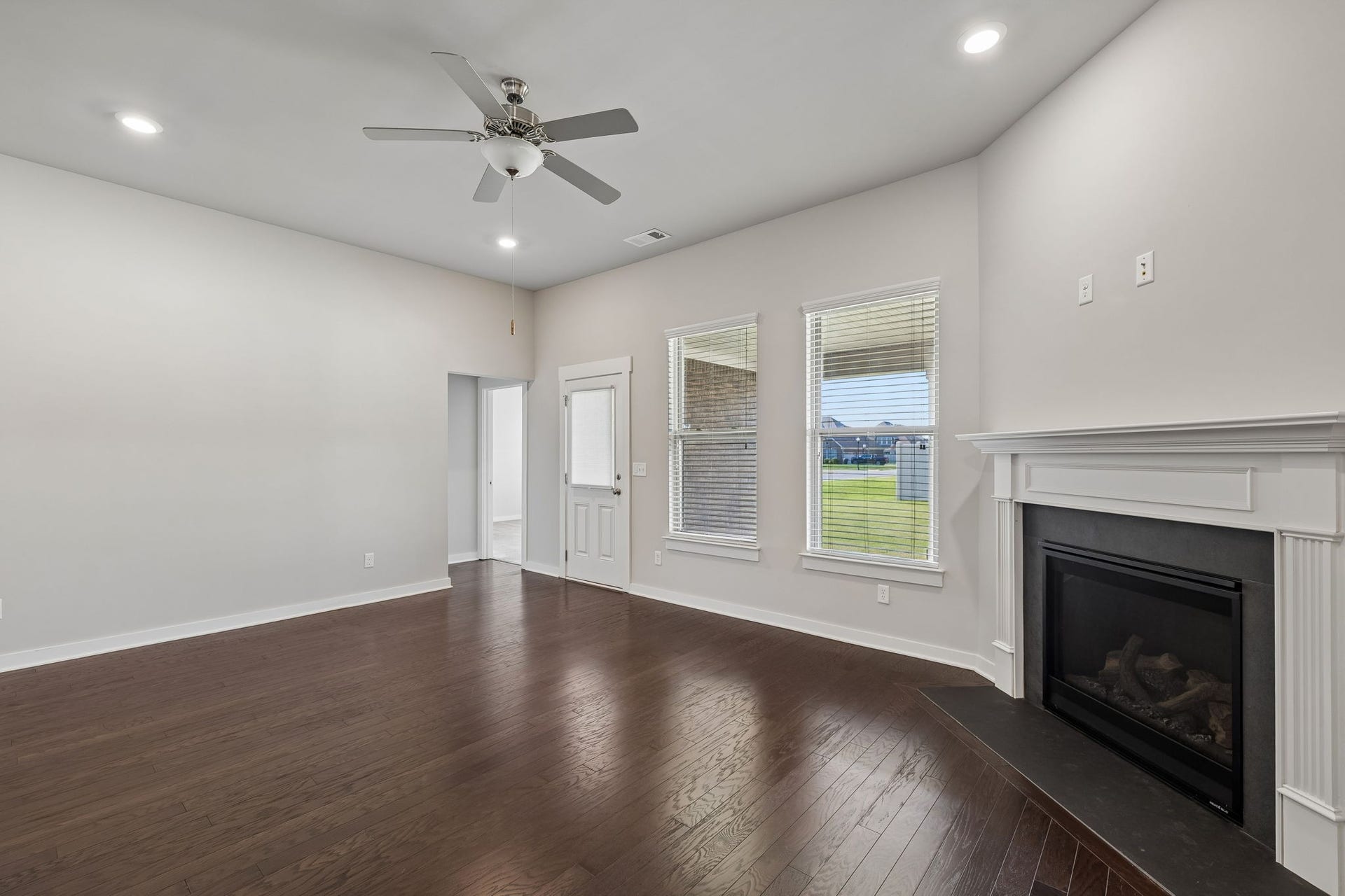 854 Sapphire Dr, Murfreesboro, TN 37128 854 Sapphire Dr, Murfreesboro, TN 37128