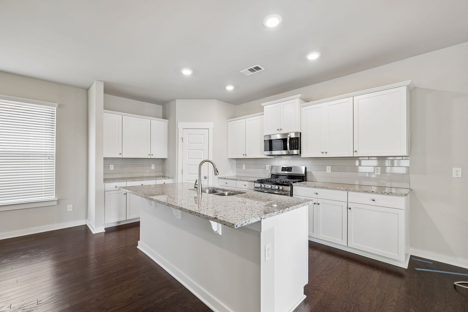 854 Sapphire Dr, Murfreesboro, TN 37128 854 Sapphire Dr, Murfreesboro, TN 37128