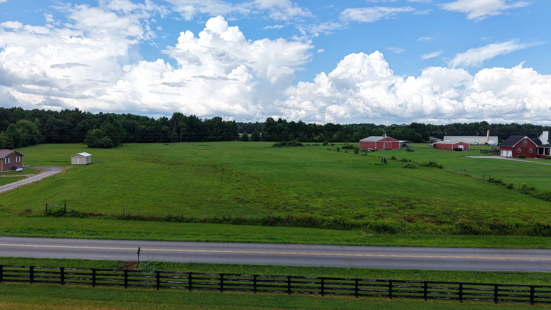 300 Sixteenth Model Rd, Manchester, TN 37355 300 Sixteenth Model Rd, Manchester, TN 37355