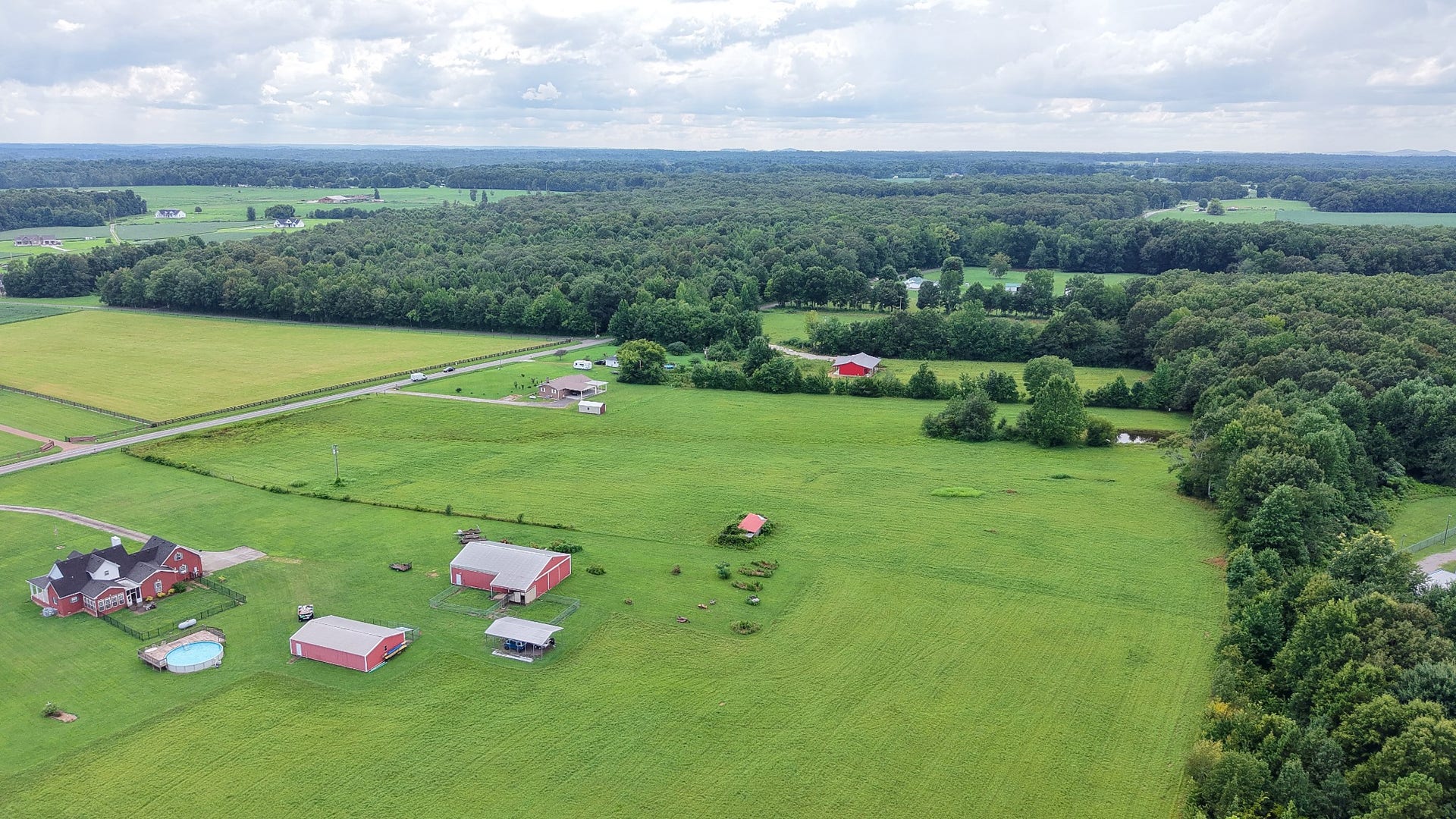 300 Sixteenth Model Rd, Manchester, TN 37355 300 Sixteenth Model Rd, Manchester, TN 37355